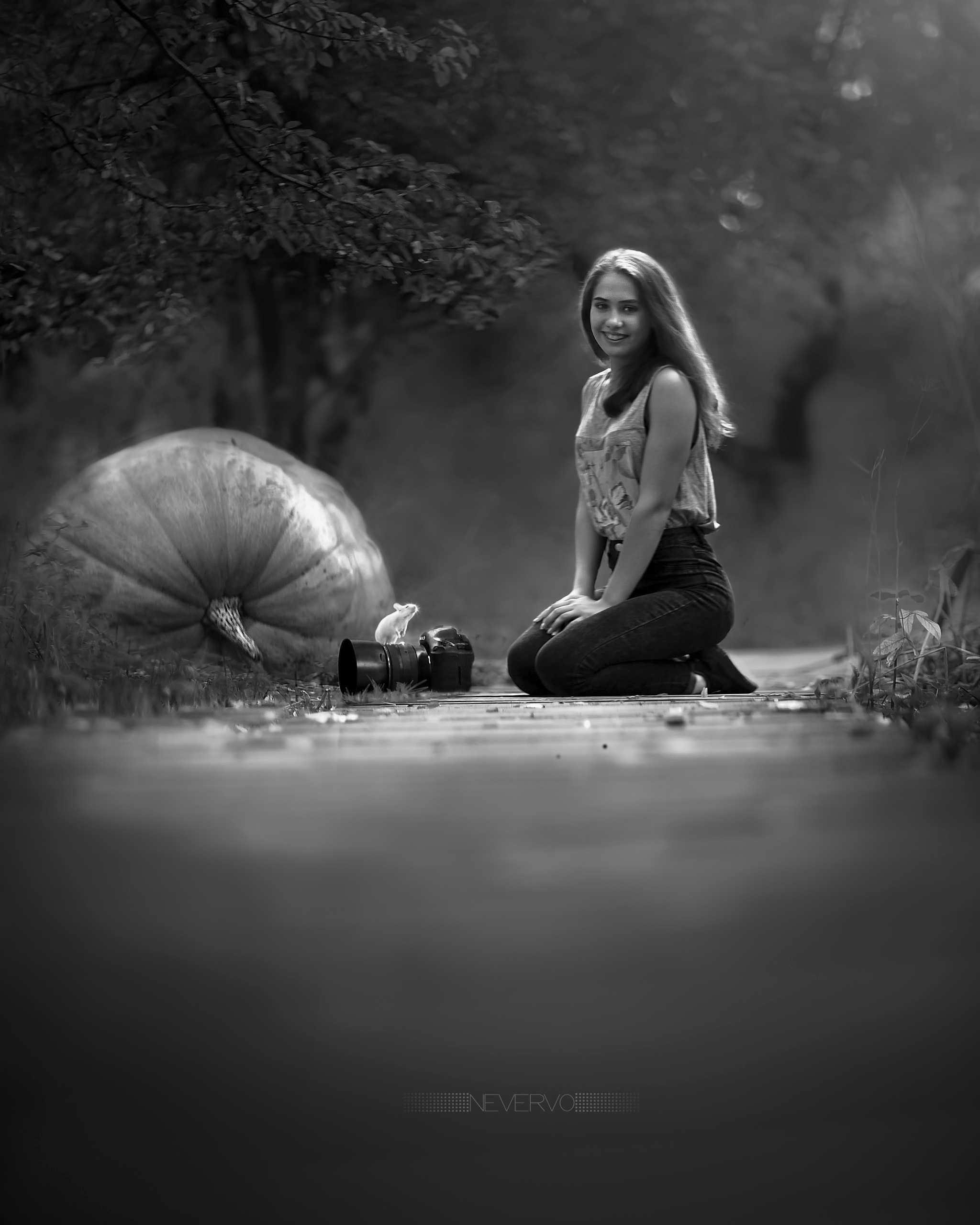 Черно-белая фотосъемка. B&W съемка в Москве. ЧБ фотограф Олег Голишник. Арт-фотограф Олег Голишников. Творческая мастерская