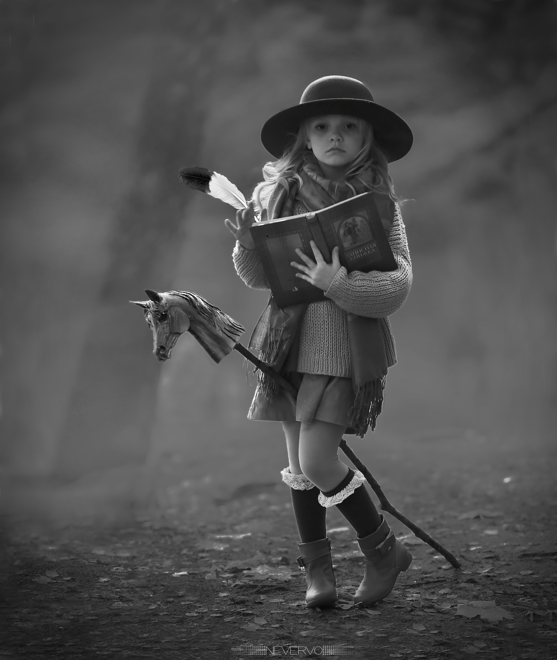 Черно-белая фотосъемка. B&W съемка в Москве. ЧБ фотограф Олег Голишник. Арт-фотограф Олег Голишников. Творческая мастерская