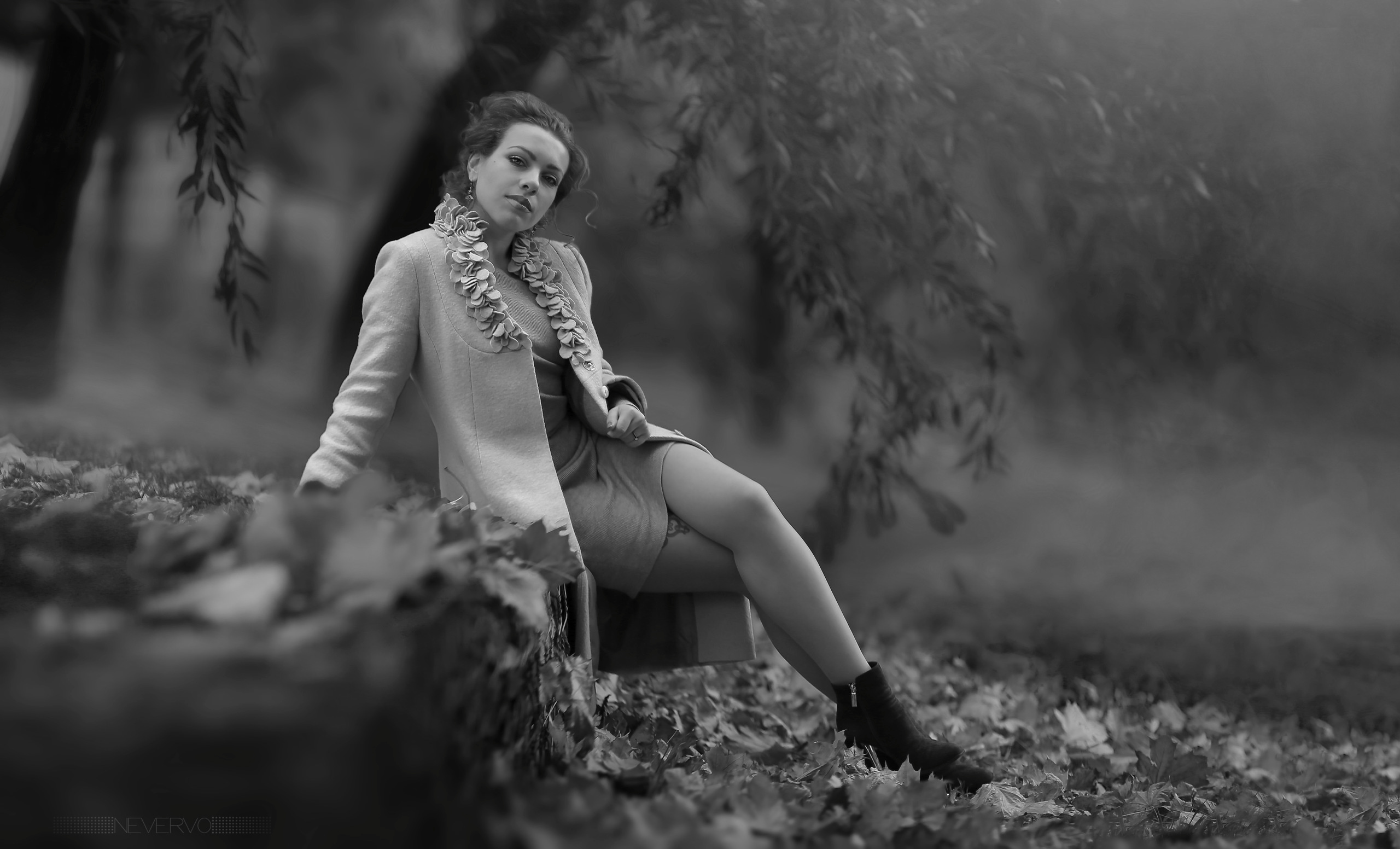 Черно-белая фотосъемка. B&W съемка в Москве. ЧБ фотограф Олег Голишник. Арт-фотограф Олег Голишников. Творческая мастерская