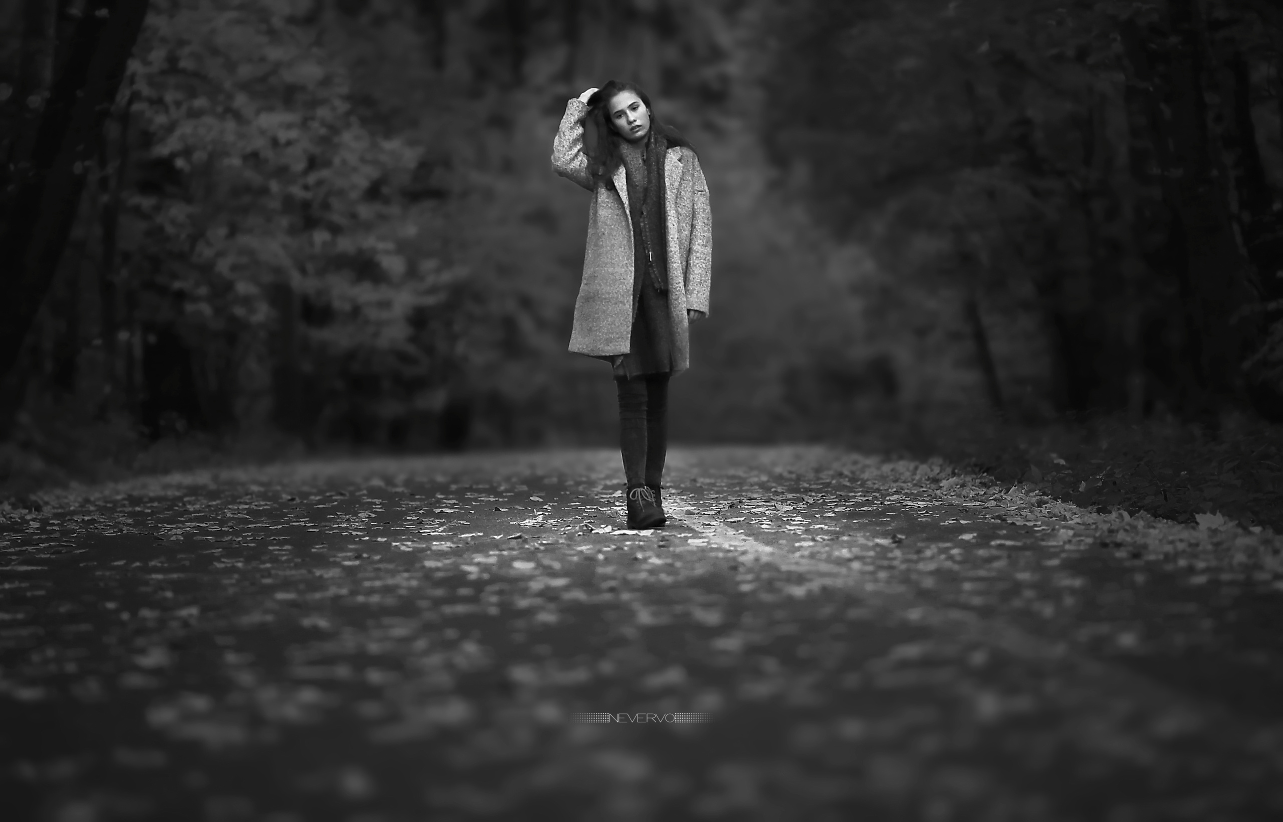 Черно-белая фотосъемка. B&W съемка в Москве. ЧБ фотограф Олег Голишник. Арт-фотограф Олег Голишников. Творческая мастерская