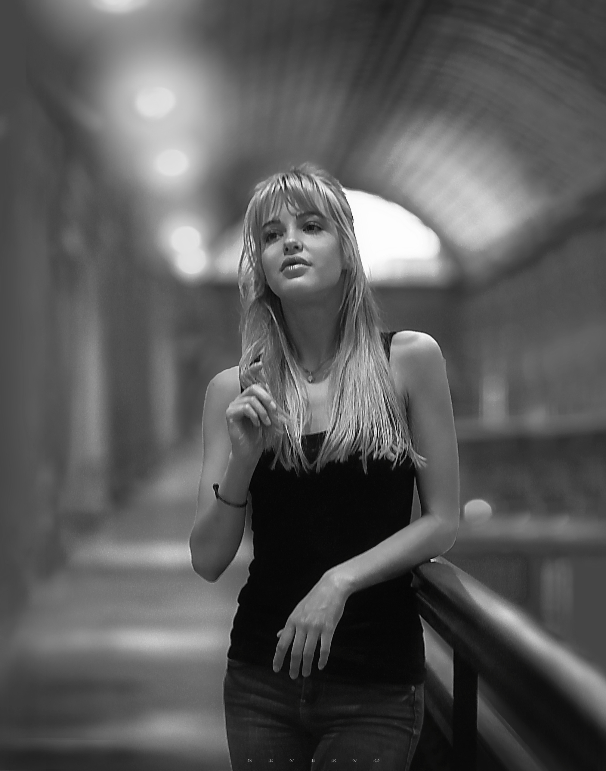 Черно-белая фотосъемка. B&W съемка в Москве. ЧБ фотограф Олег Голишник. Арт-фотограф Олег Голишников. Творческая мастерская