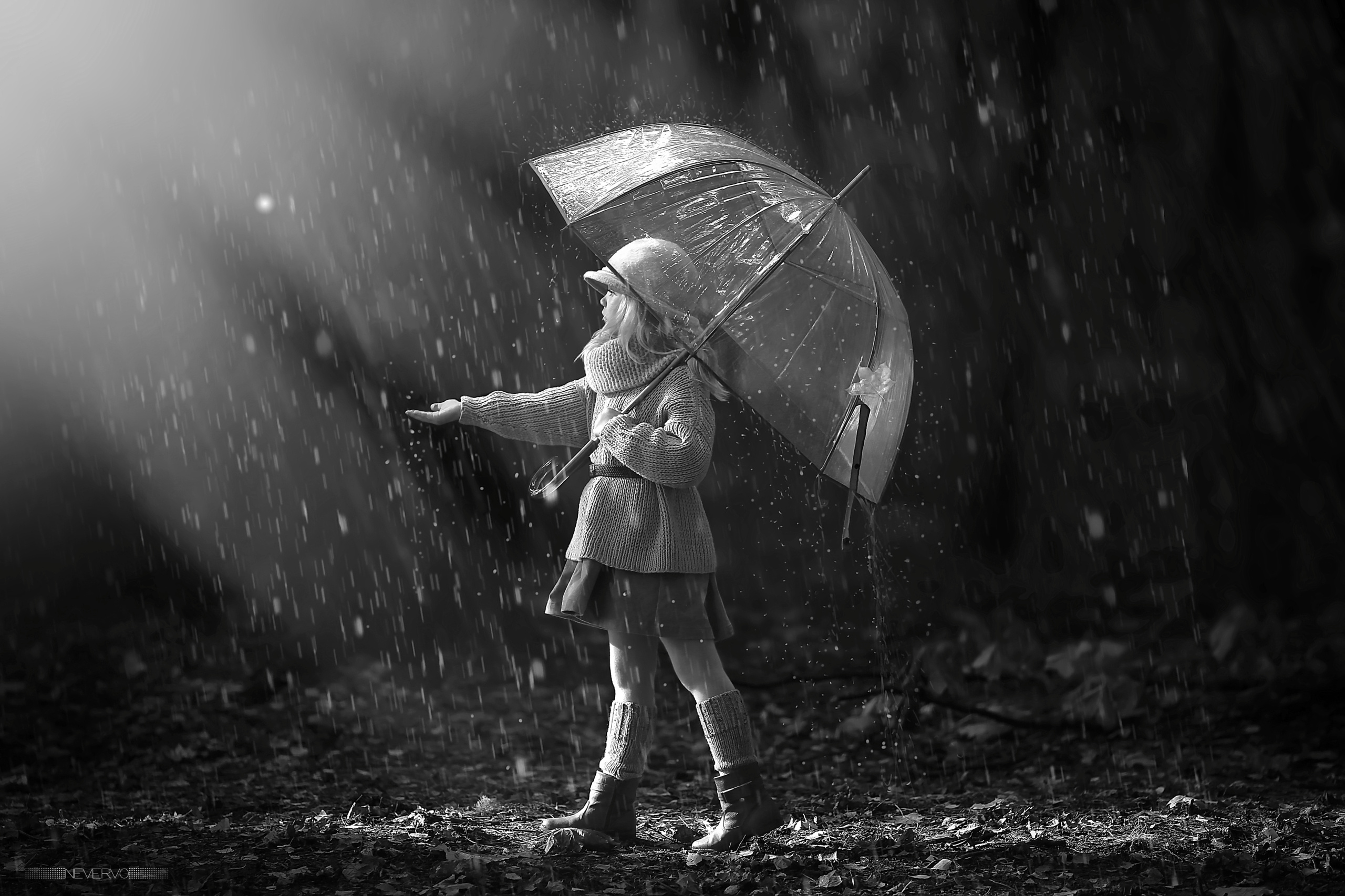 Черно-белая фотосъемка. B&W съемка в Москве. ЧБ фотограф Олег Голишник. Арт-фотограф Олег Голишников. Творческая мастерская