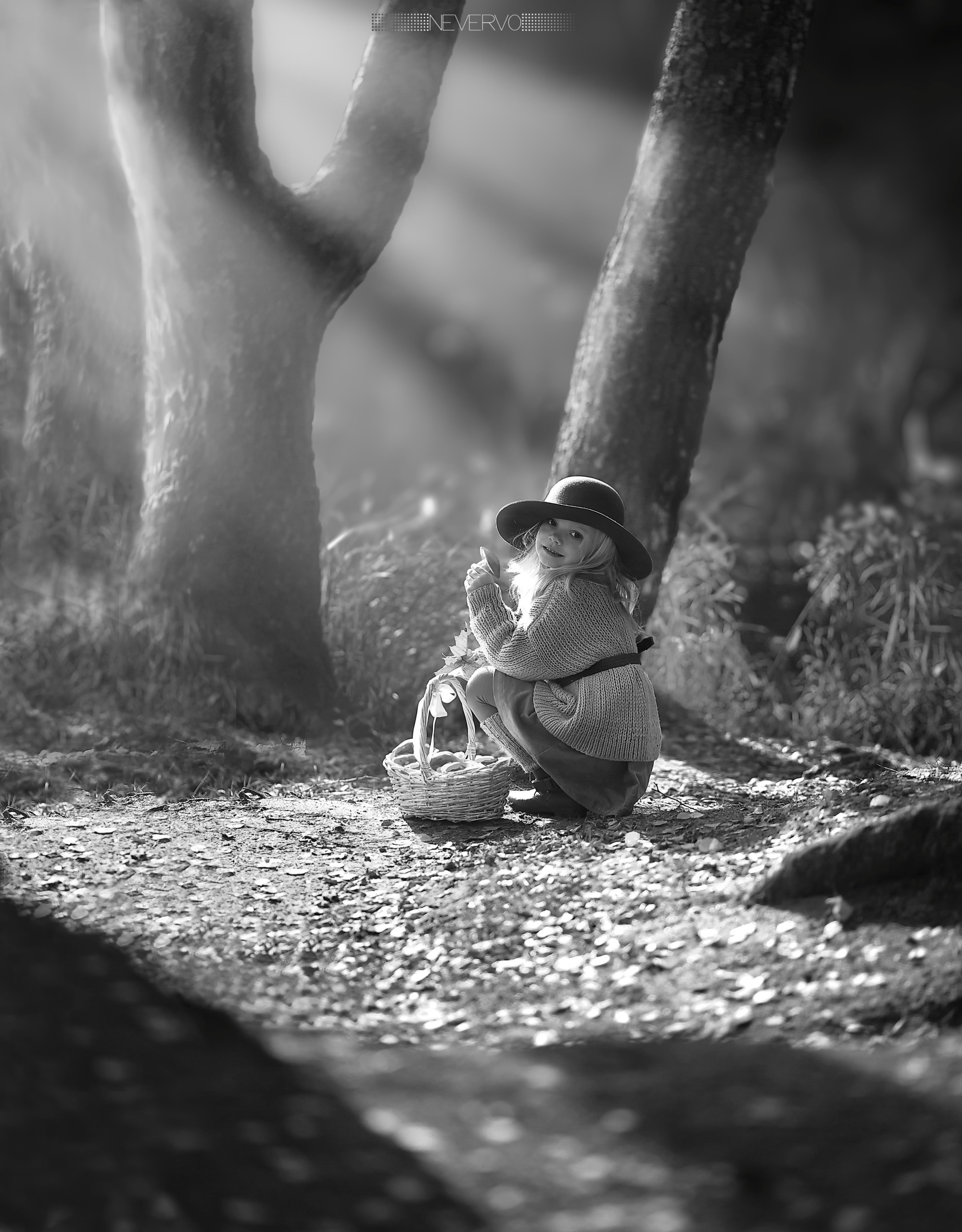Черно-белая фотосъемка. B&W съемка в Москве. ЧБ фотограф Олег Голишник. Арт-фотограф Олег Голишников. Творческая мастерская