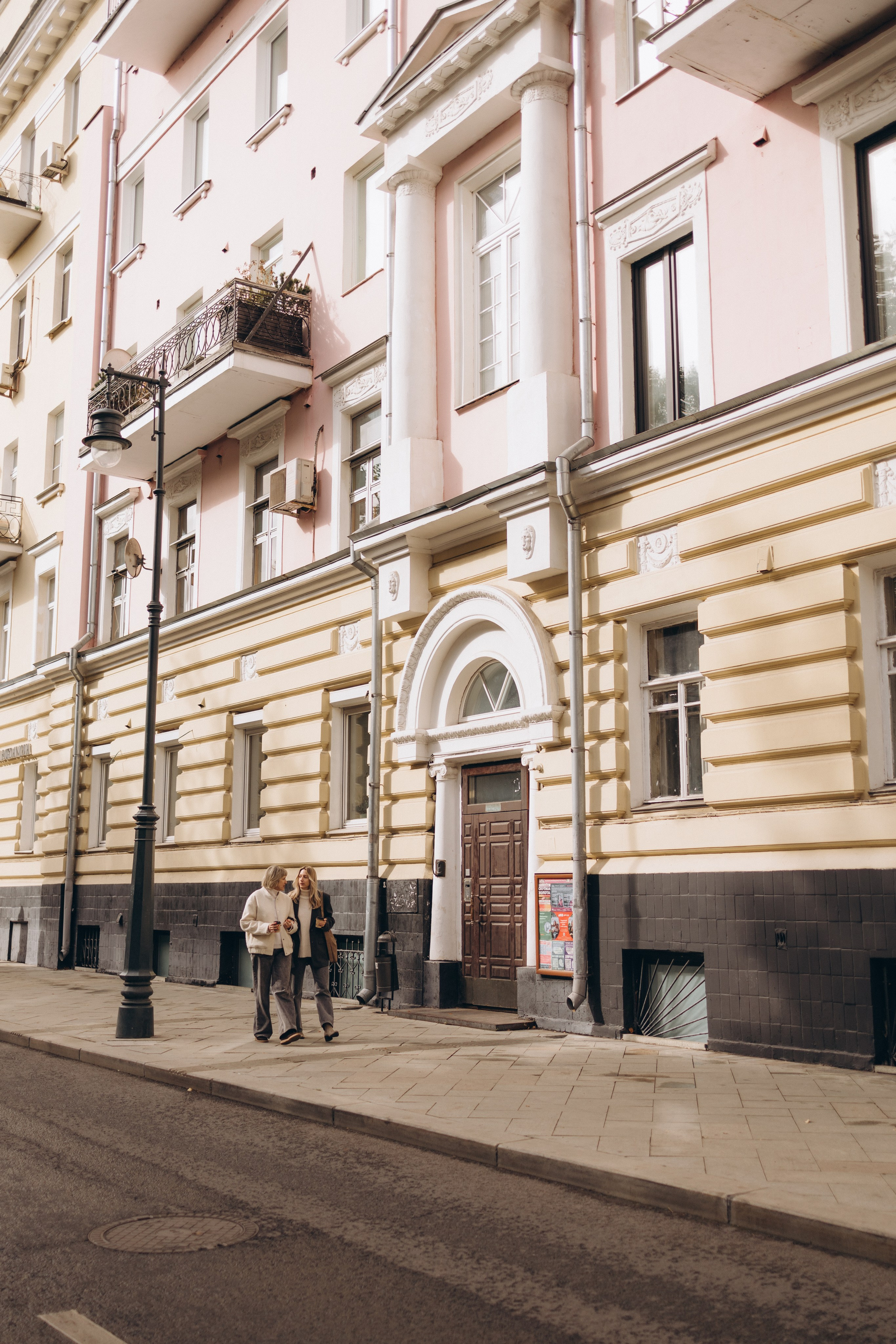 Прогулка мамы с дочкой. Семейный фотограф в Москве Аникина Наталья