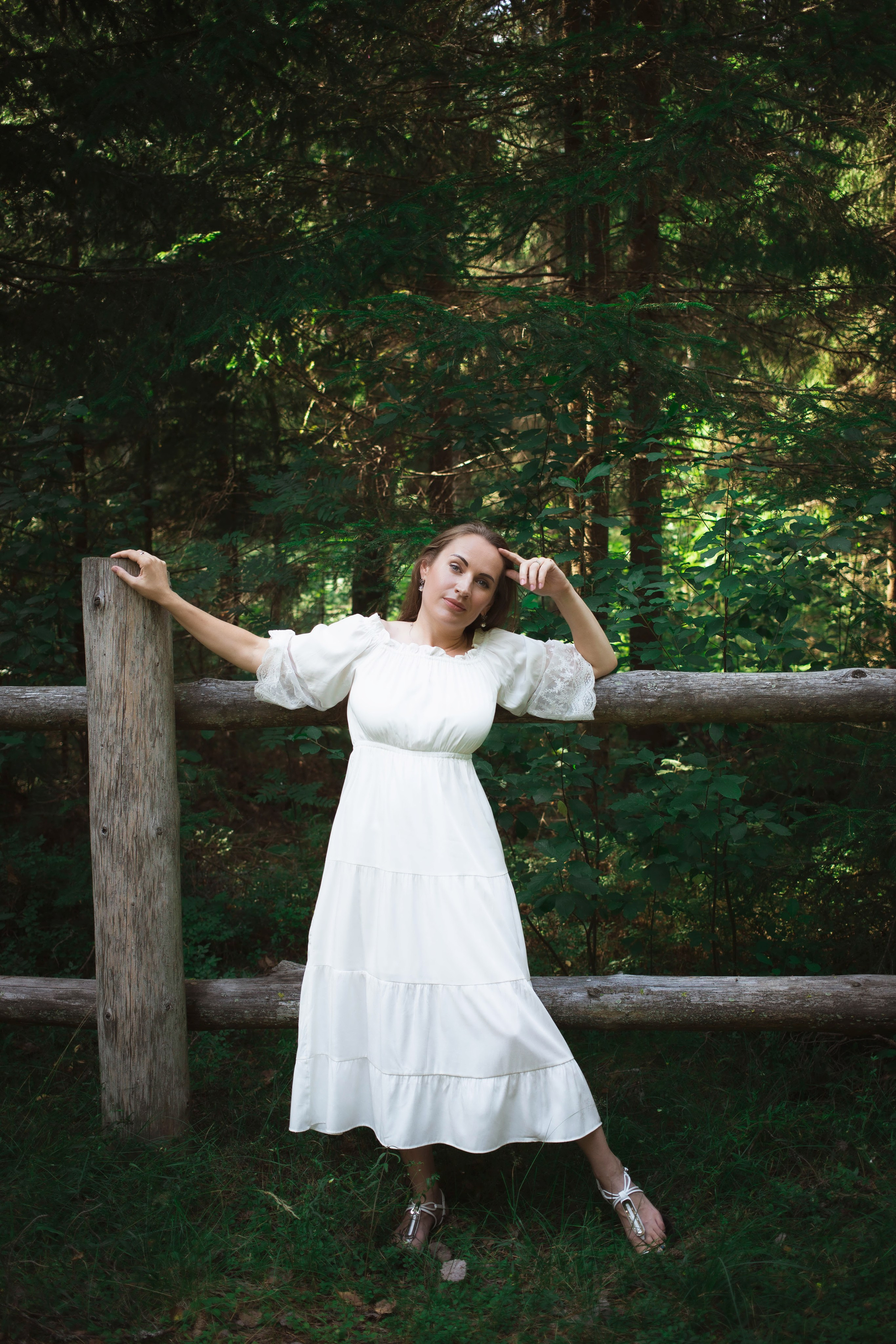 Лесная история: фотопрогулка на природе в Санкт-Петербурге. Портретные фотосессии, контент-съемки, репортаж