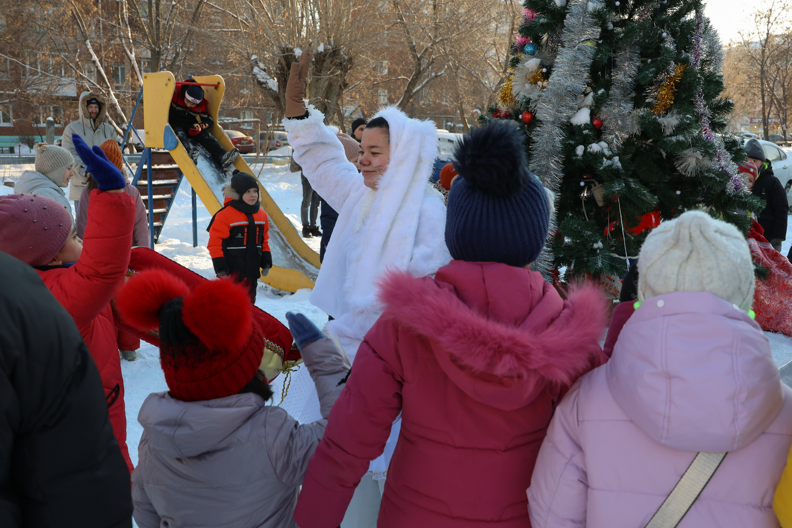 Новогодний праздник на улице