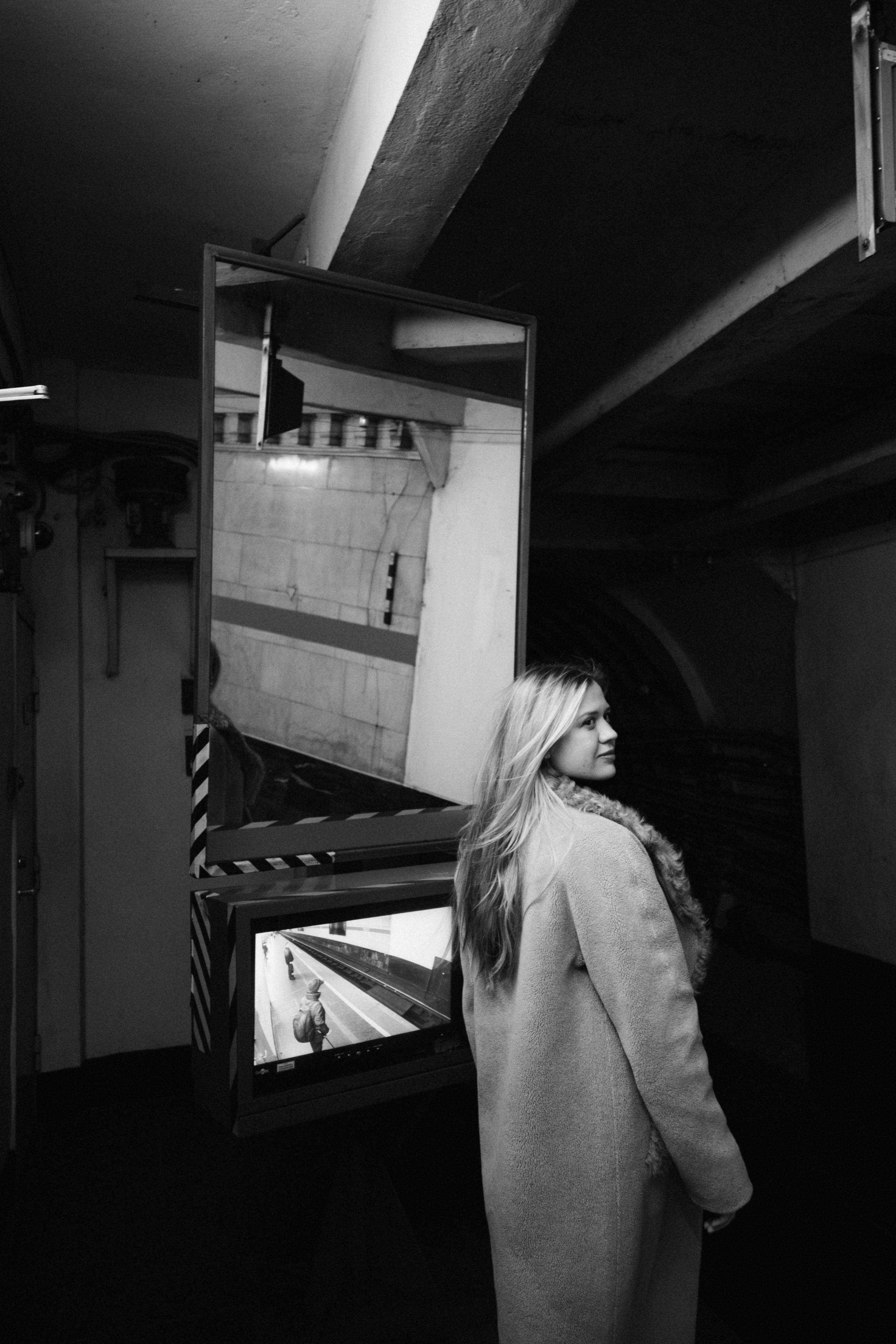 Катя и Кристина в метро. Klerout Photographer