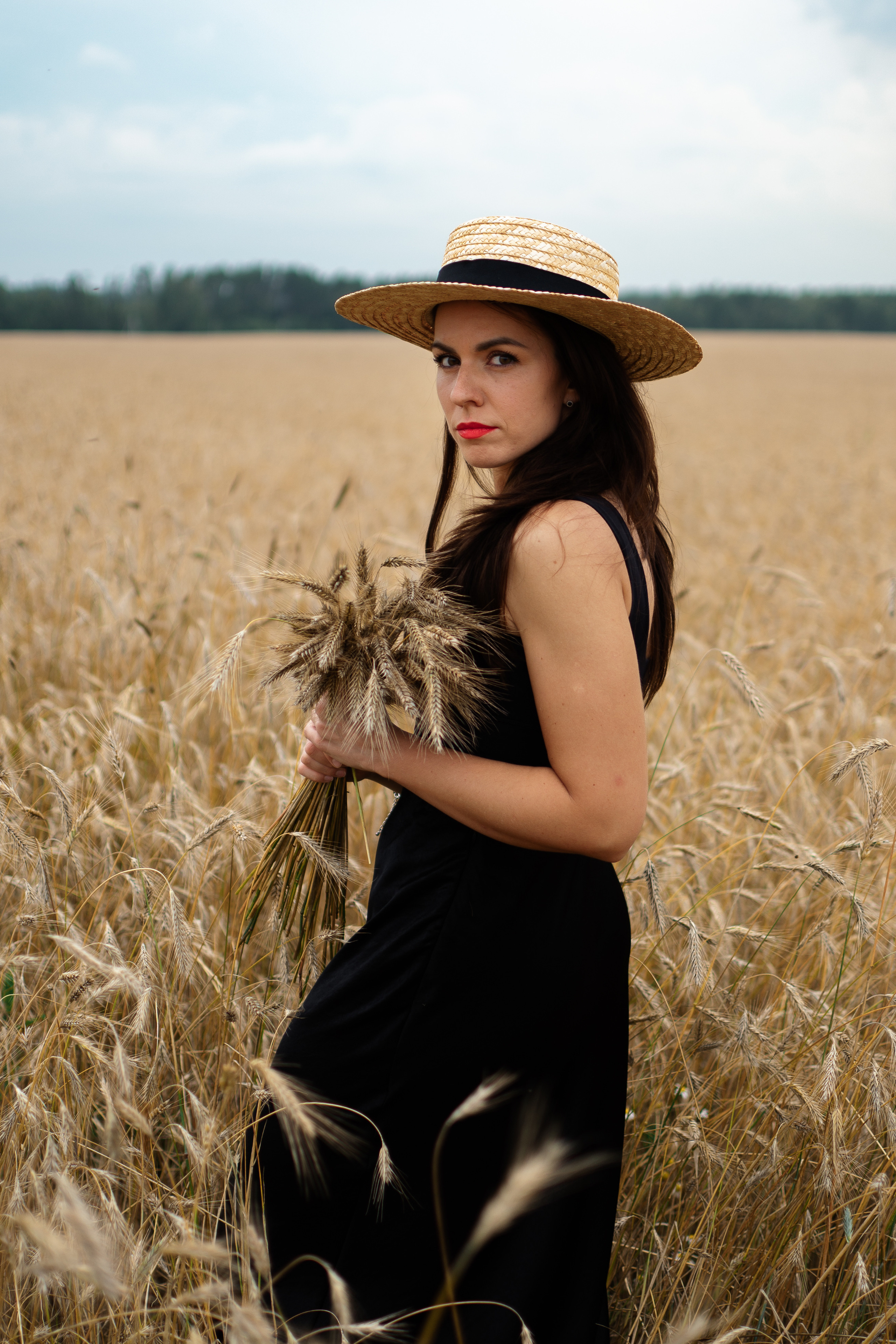 Поле пшеницы. Фотограф Москва Екатерина Постникова Индивидуальные и семейные съемки