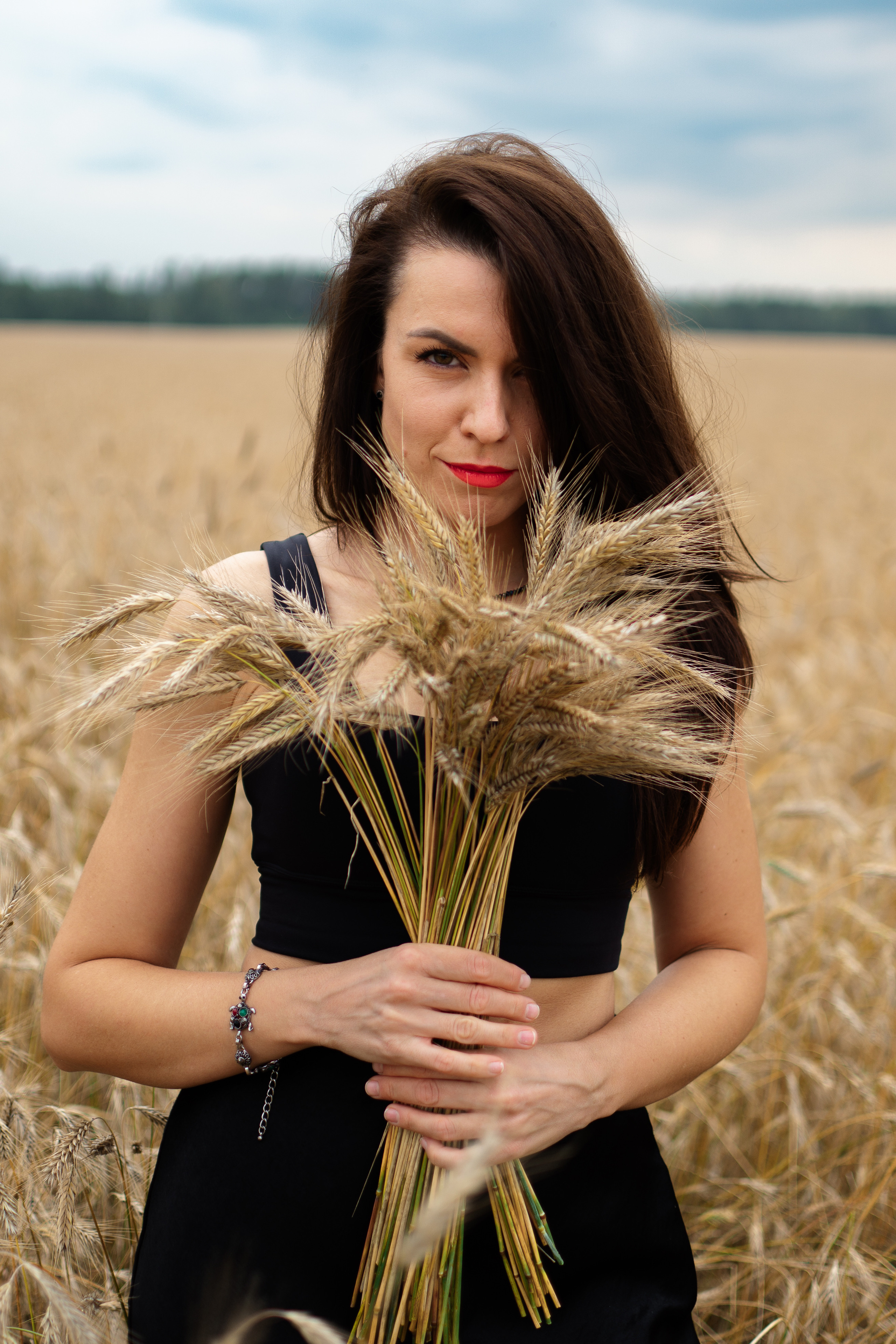 Поле пшеницы. Фотограф Москва Екатерина Постникова Индивидуальные и семейные съемки