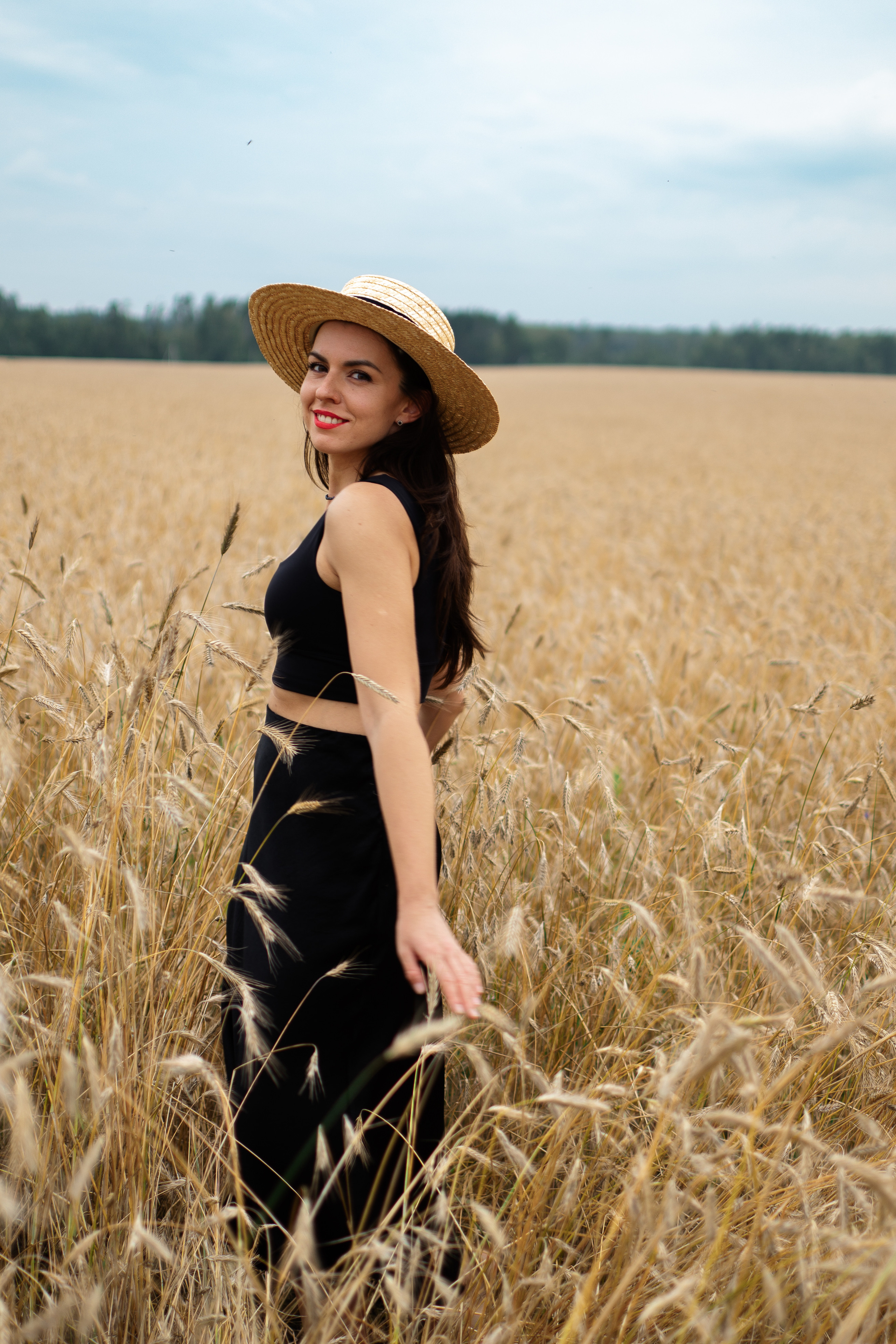 Поле пшеницы. Фотограф Москва Екатерина Постникова Индивидуальные и семейные съемки