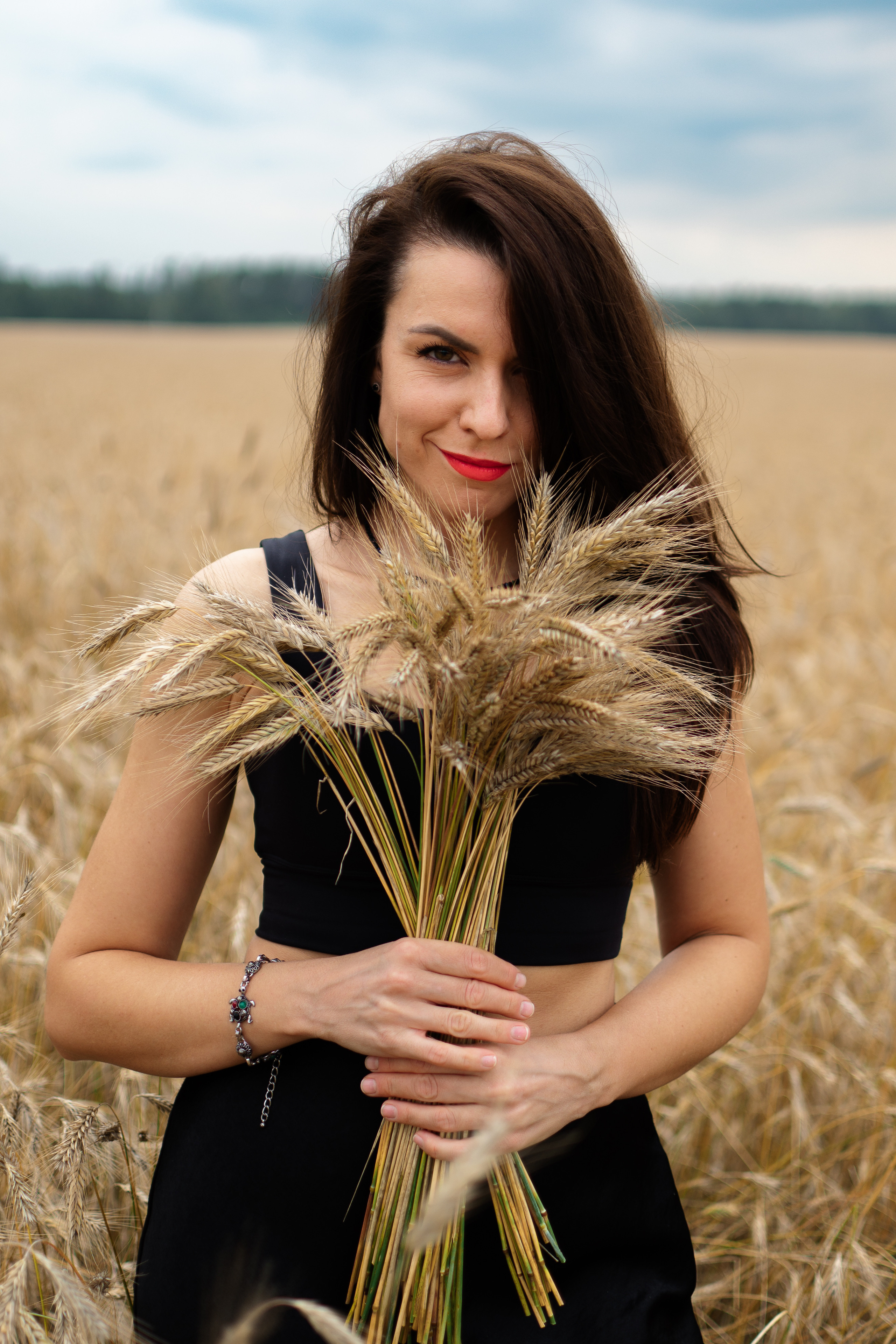 Поле пшеницы. Фотограф Москва Екатерина Постникова Индивидуальные и семейные съемки