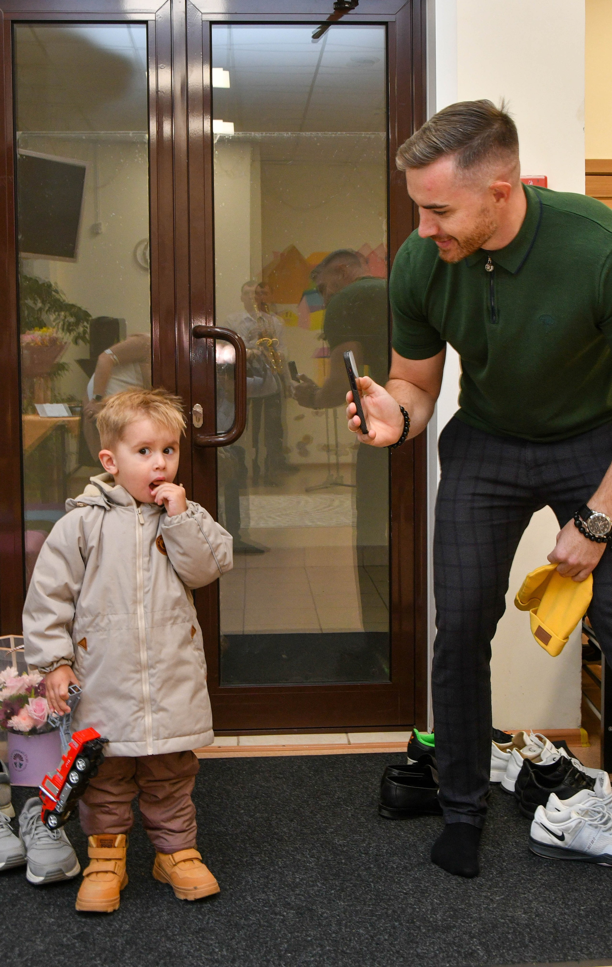 2023 г. День дошкольного работника и прогулка. Репортажный и детский фотограф в Новосибирске