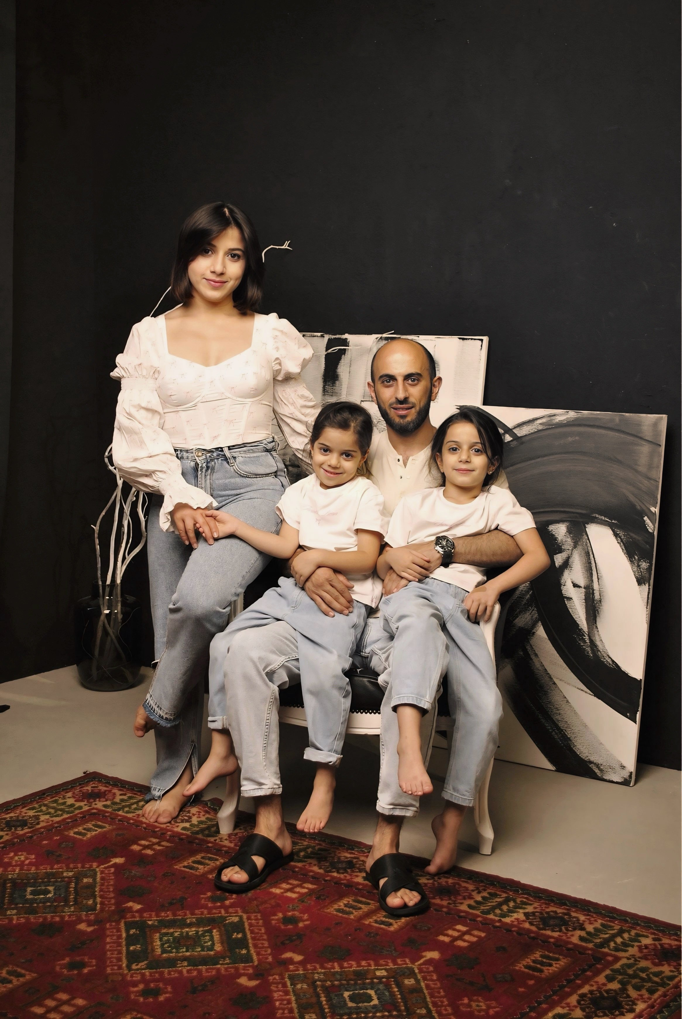 Джаваир и семья. Фотограф Мария Мусаелян
