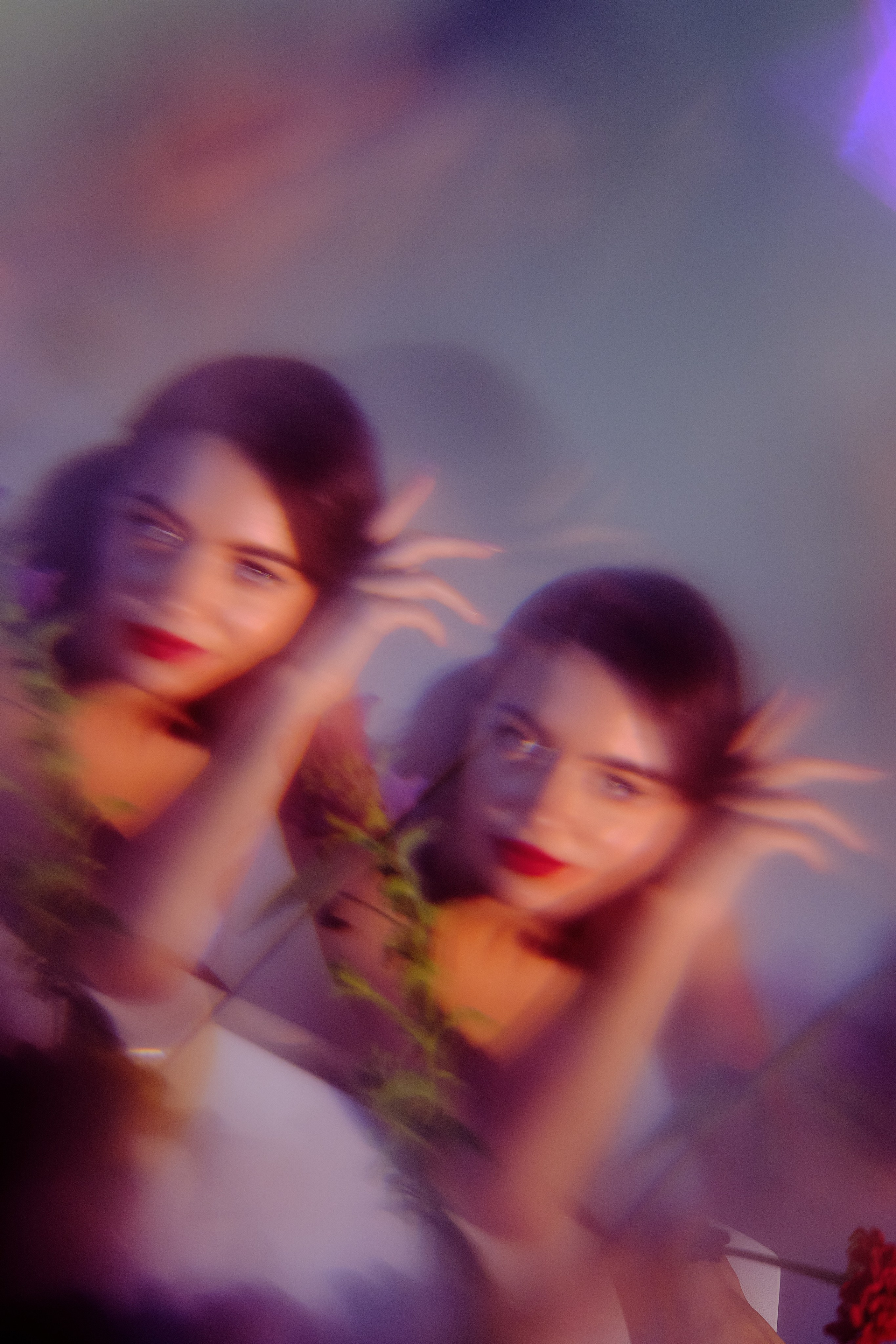 Индивидуальная съёмка в Твери, портреты я цветным светом, атмосферно, рефы с цветным светом