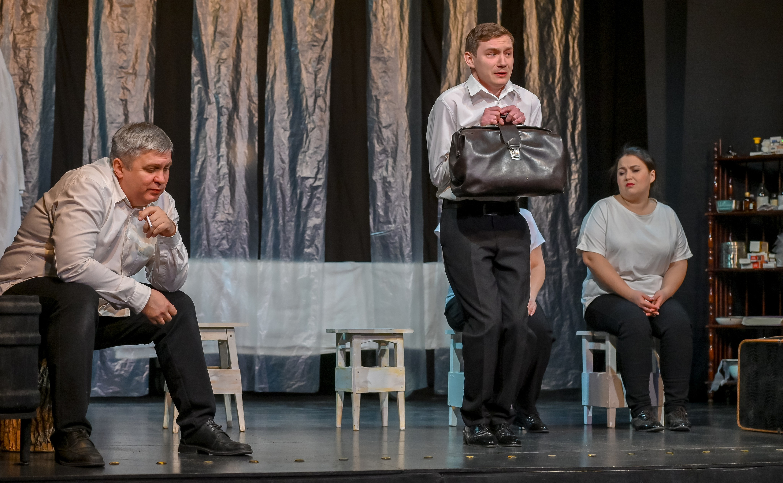 «Записки юного врача» в Театре Артиста 01.03.2024. Репортажный профессиональный фотограф-любитель