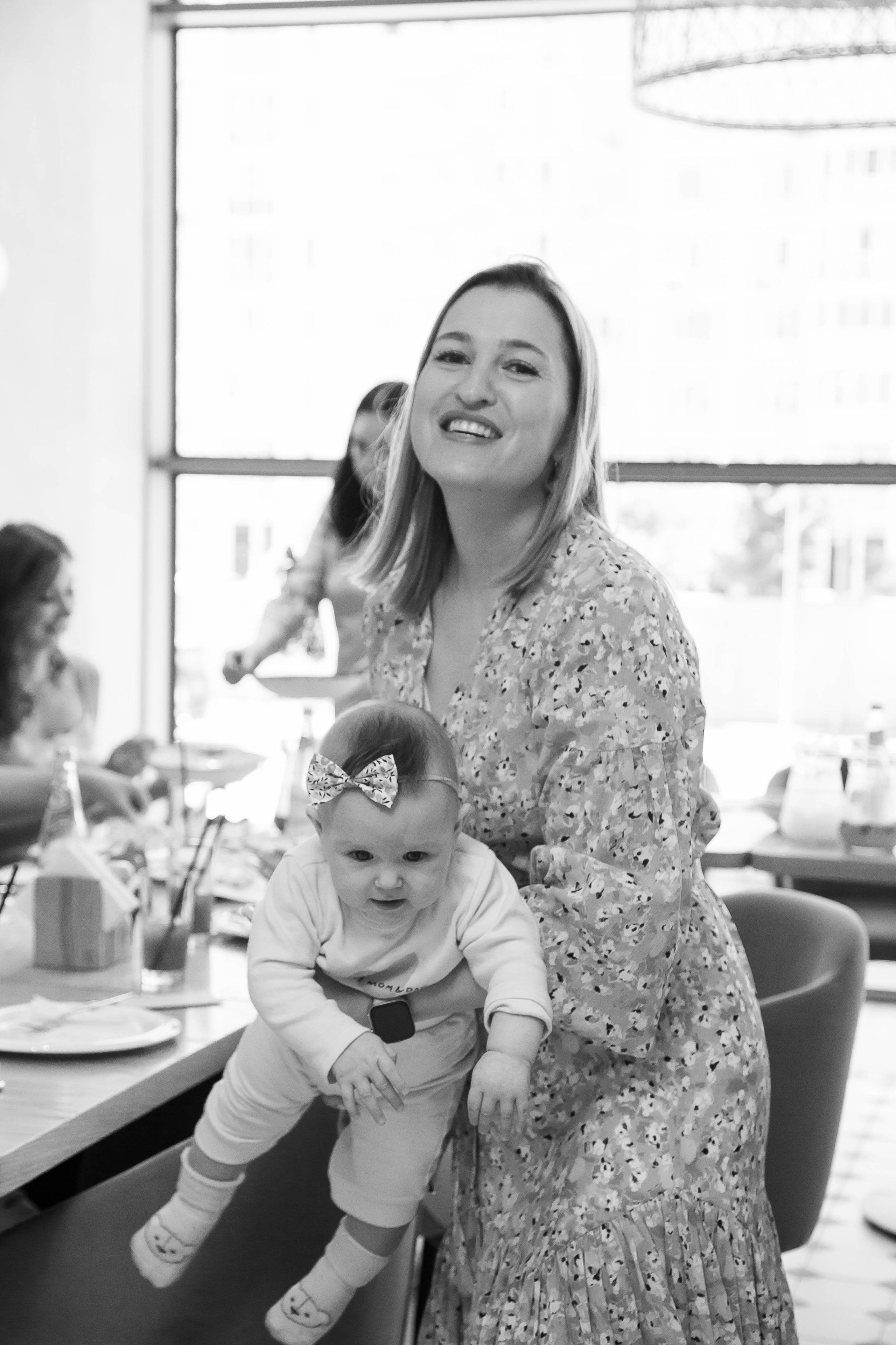 Репортажная съемка дня рождения сестер — живые эмоции праздника в Москве. Фотограф Анна Татаурова | Авторская фотосъемка в Москве