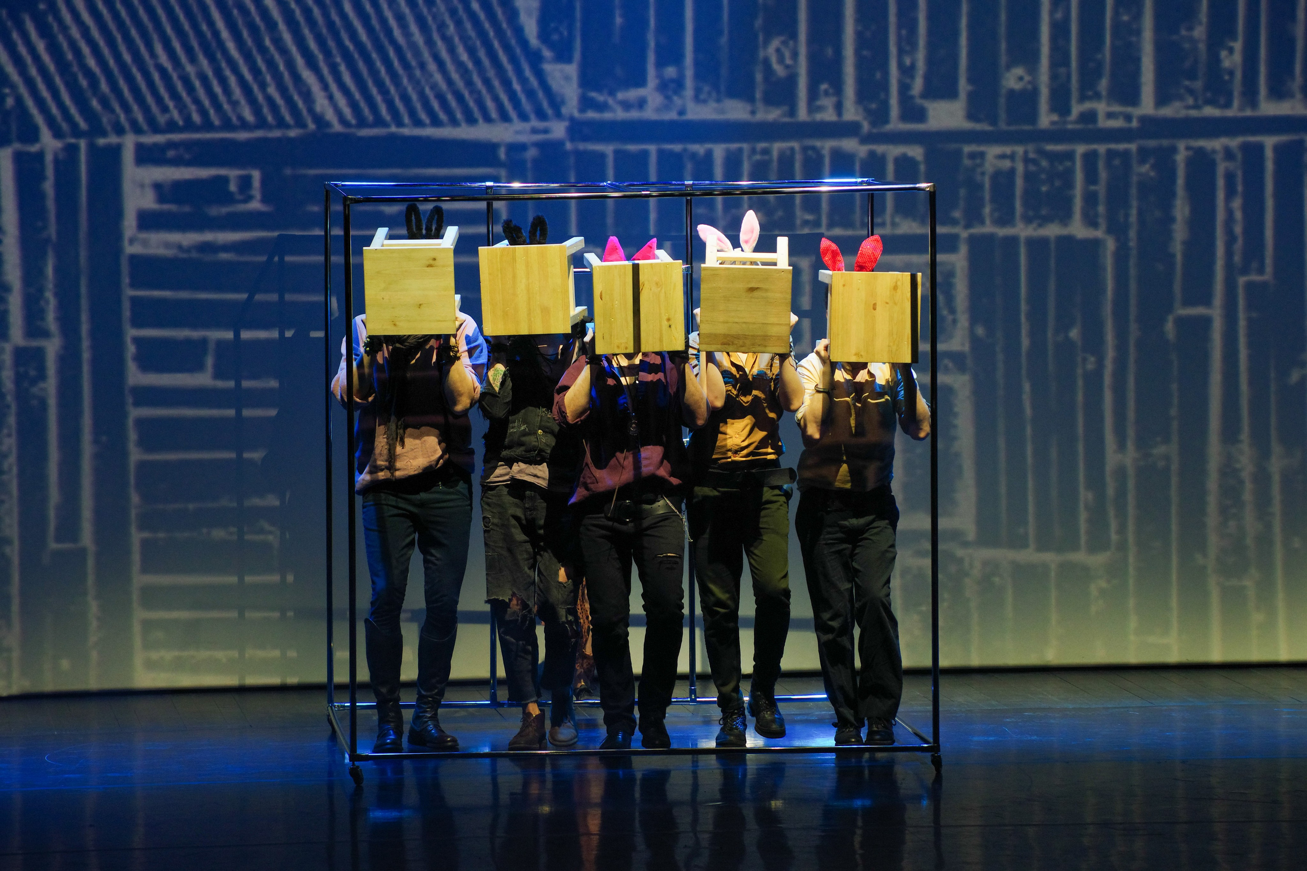 Театр И-Он, Люди и мыши. Семейный и детский фотограф Антон Зорин