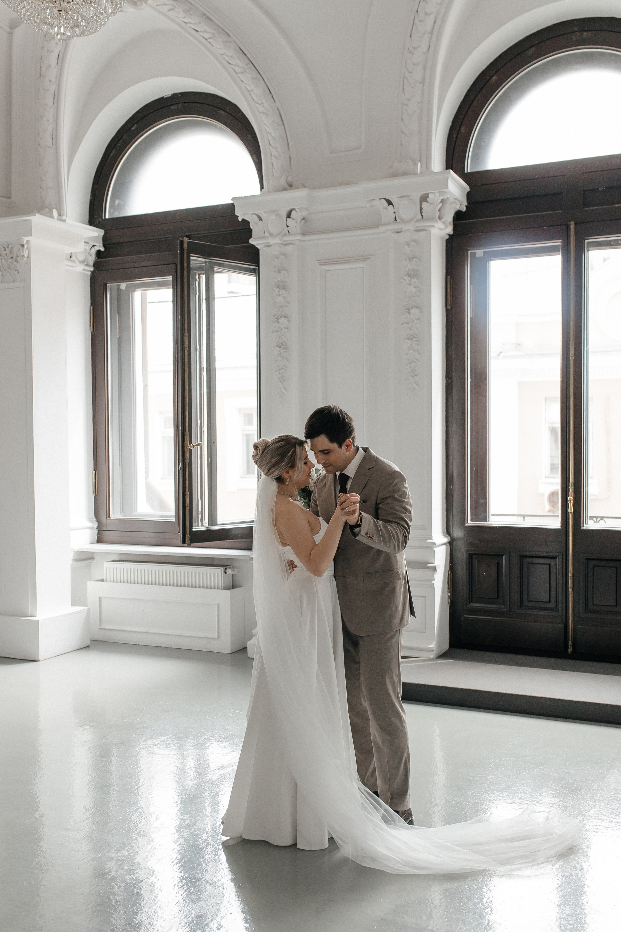 Свадебная фотосессия в Особняке Спиридонова