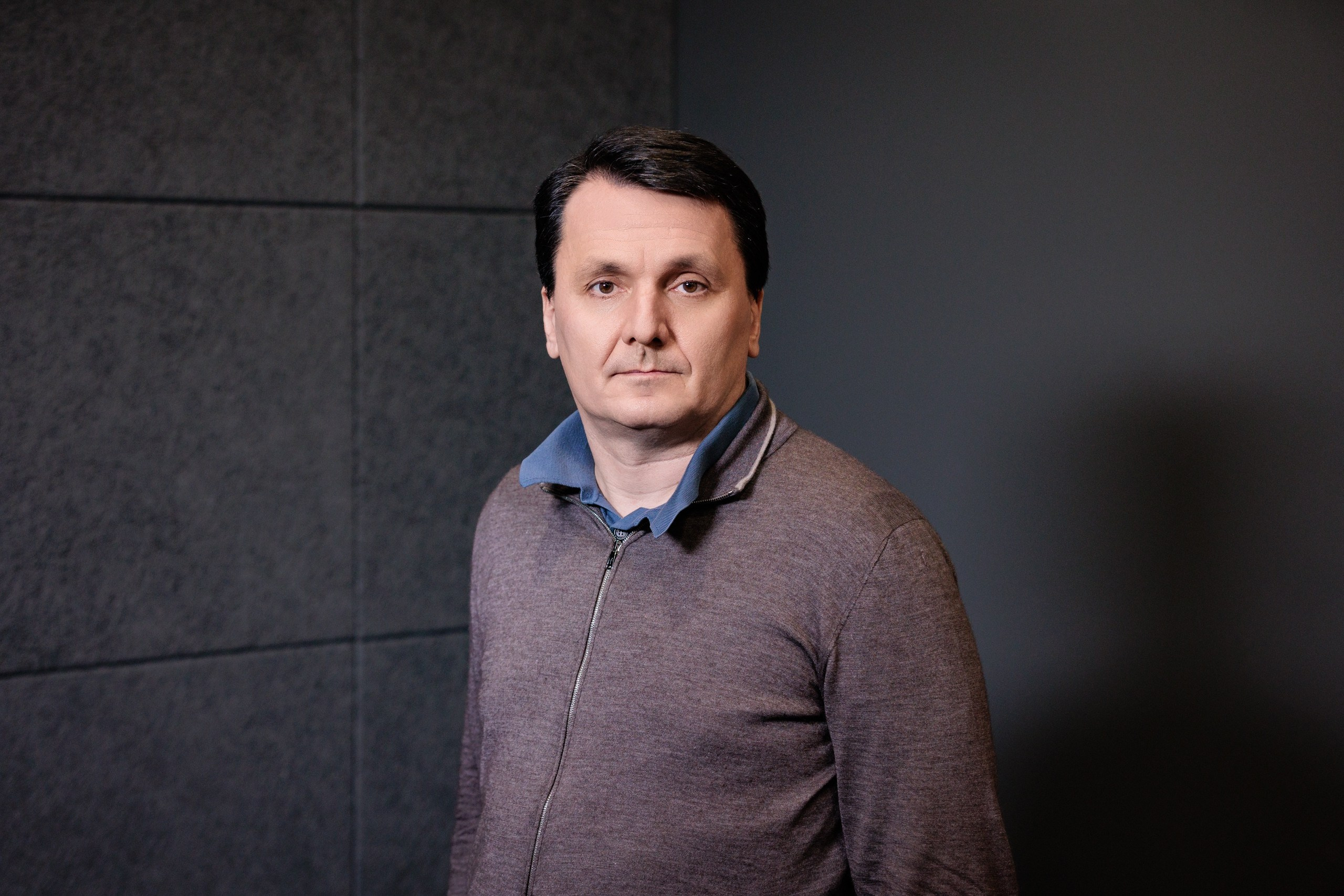 Съемка интеревью с директором. Контент для бизнеса в Екатеринбурге Полдень Медиа