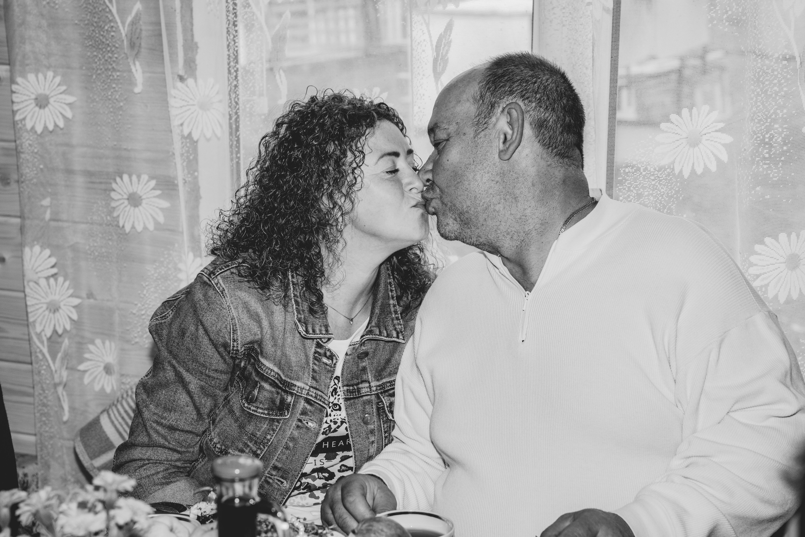 С внучкой. Любимые бабушка и деда