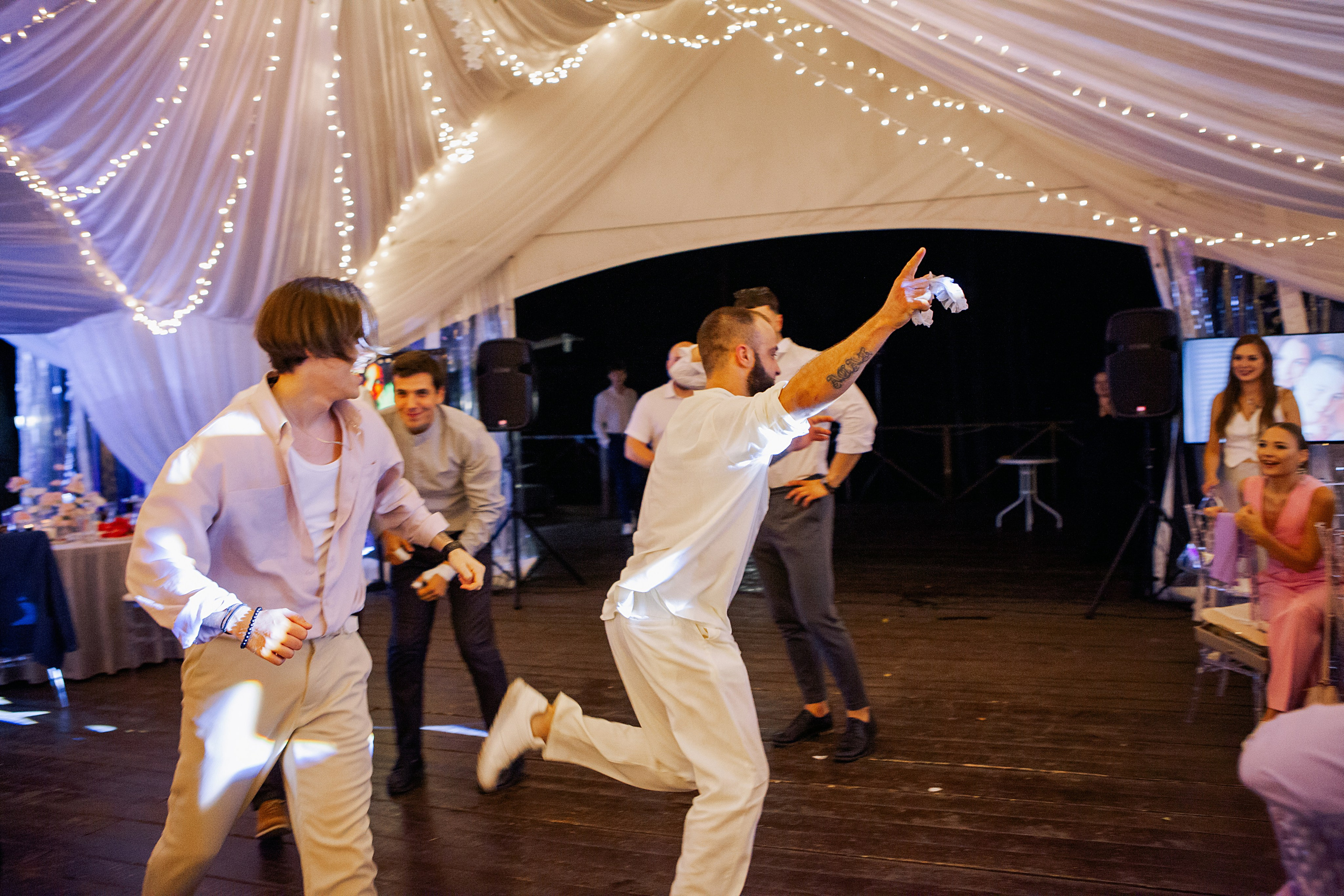 Свадебная фотосессия в отеле hartwell hotel и на патриарших прудах. Фотограф Ольга Ефремова