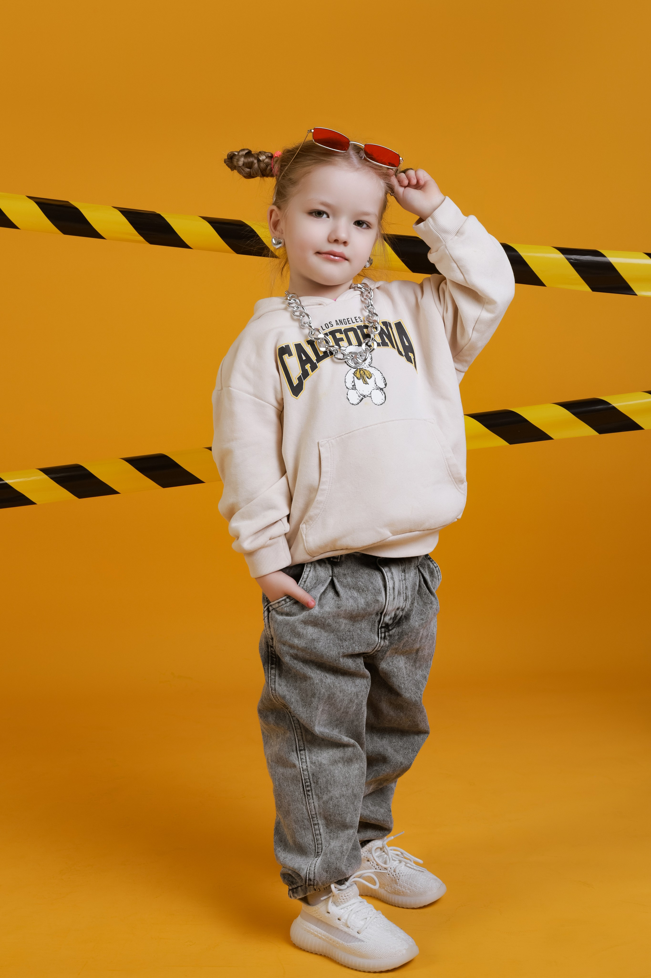 Проект на желтом фоне. АНАСТАСИЯ КУЗНЕЦОВА | ФОТОГРАФ ЧЕБОКСАРЫ