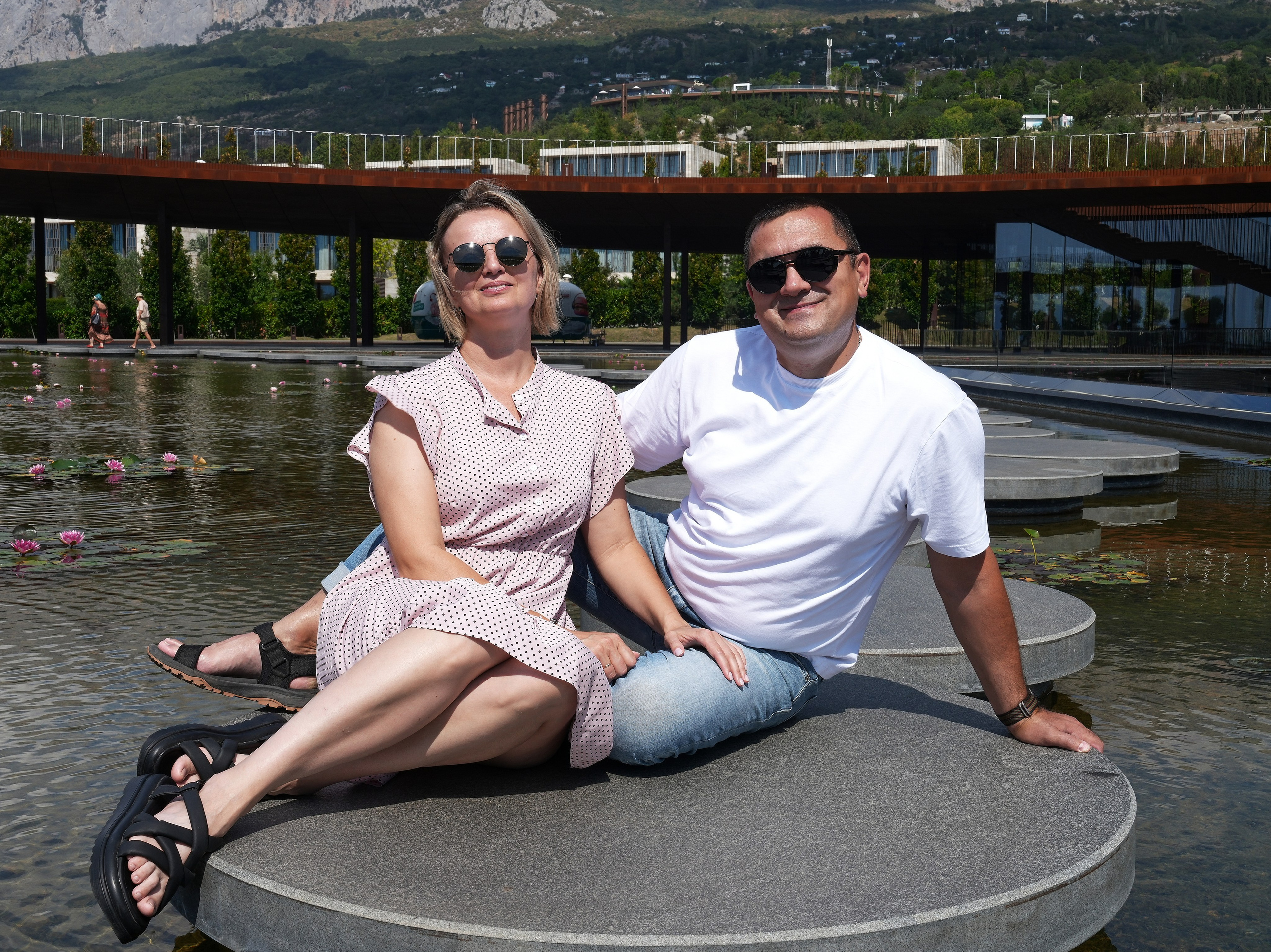 Семейная прогулка 4 человека. Свадебный фотограф Виктория Роса