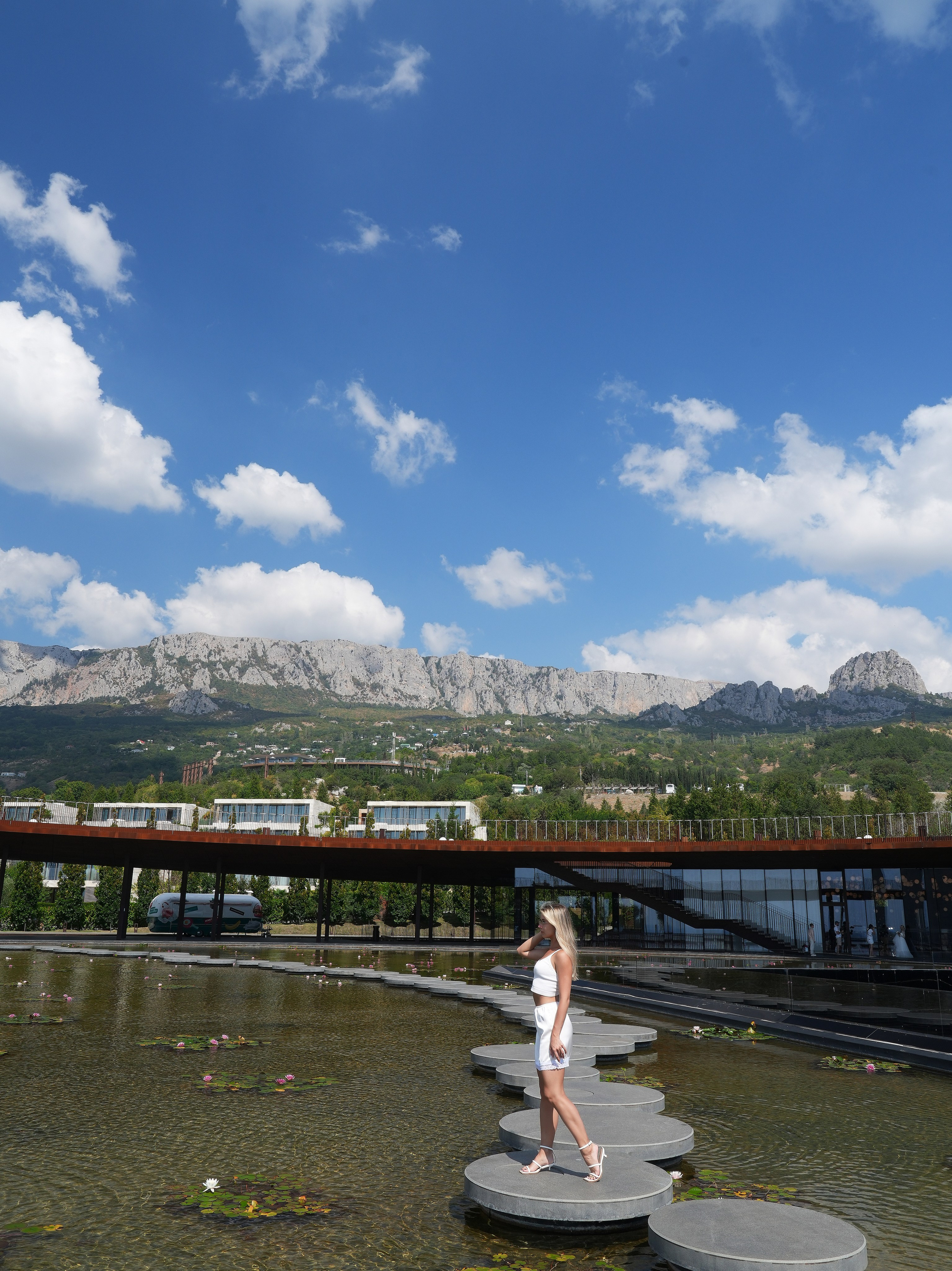 Семейная прогулка 4 человека. Свадебный фотограф Виктория Роса