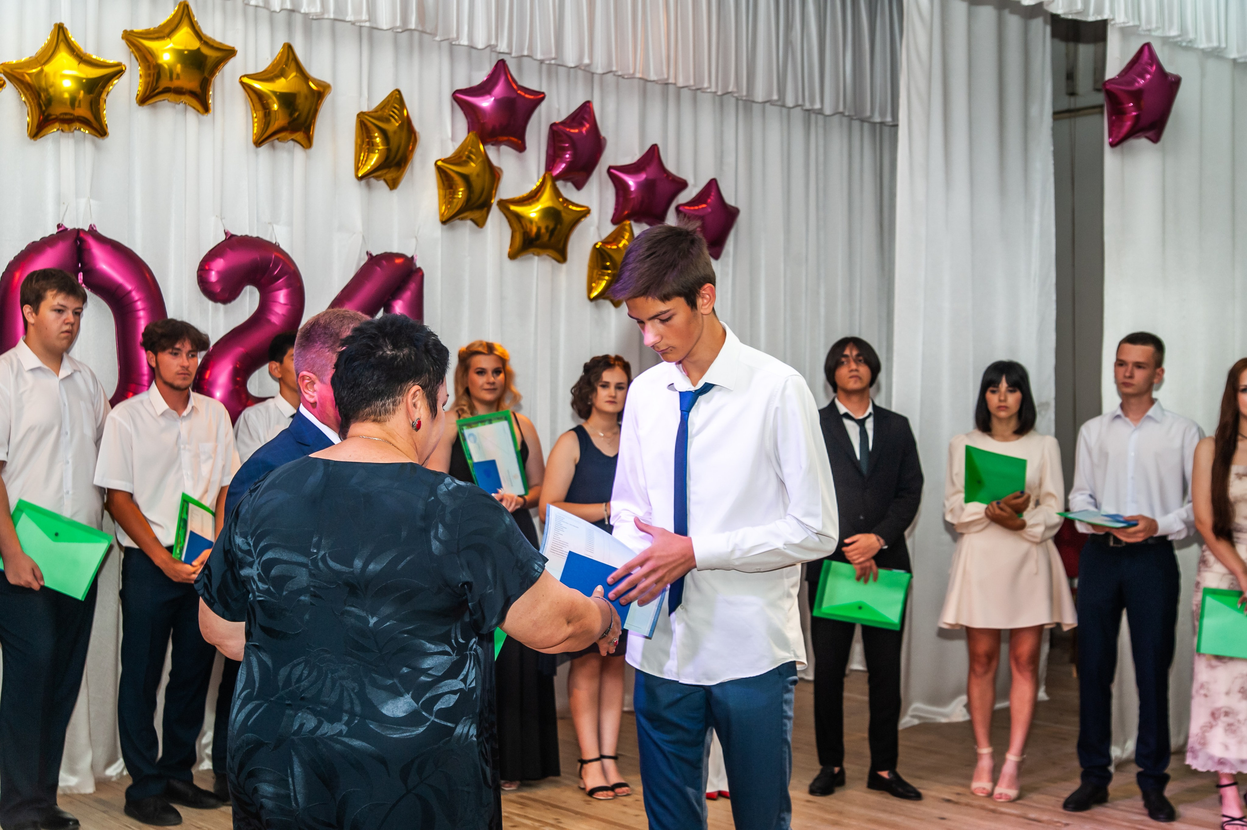 Выпускной МАОУ СОШ № 17 им. Эдуарда Есаяна. Свадебный и семейный фотограф Денис Лукьянов в Краснодаре, Краснодарском крае и Республике Крым