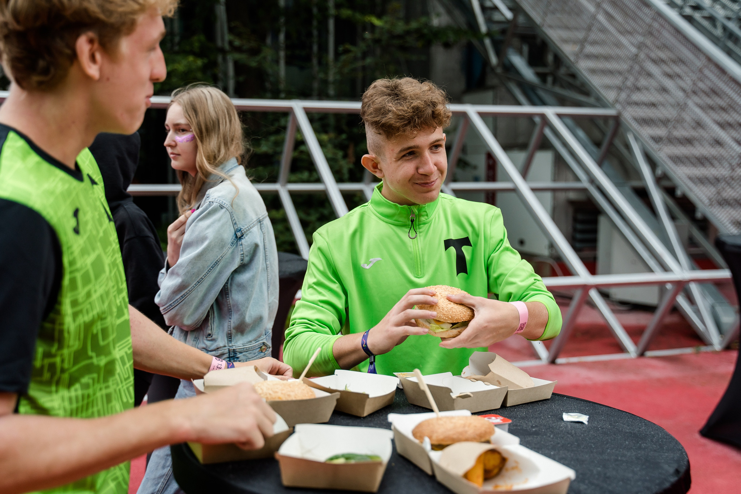 ФК «СКОРОСТЬ РЕШАЕТ» от СБП, РПЛ и Плюс Дача. Репортажный и свадебный фотограф в Москве