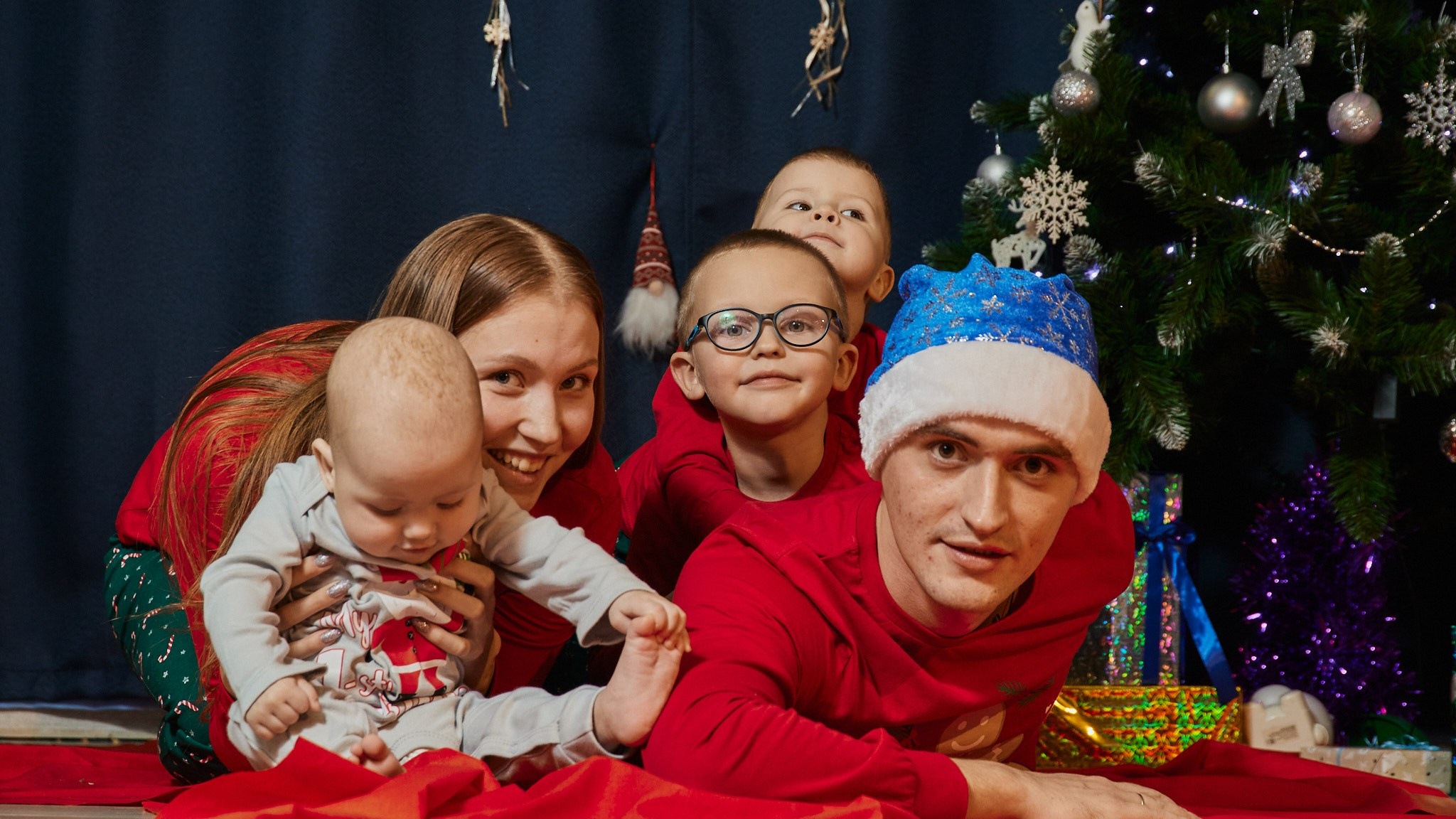 Новогоднее настроение в семье Леши и Кати. Свадебный и семейный фотограф в г. Волхов Алексей Кочерыжкин