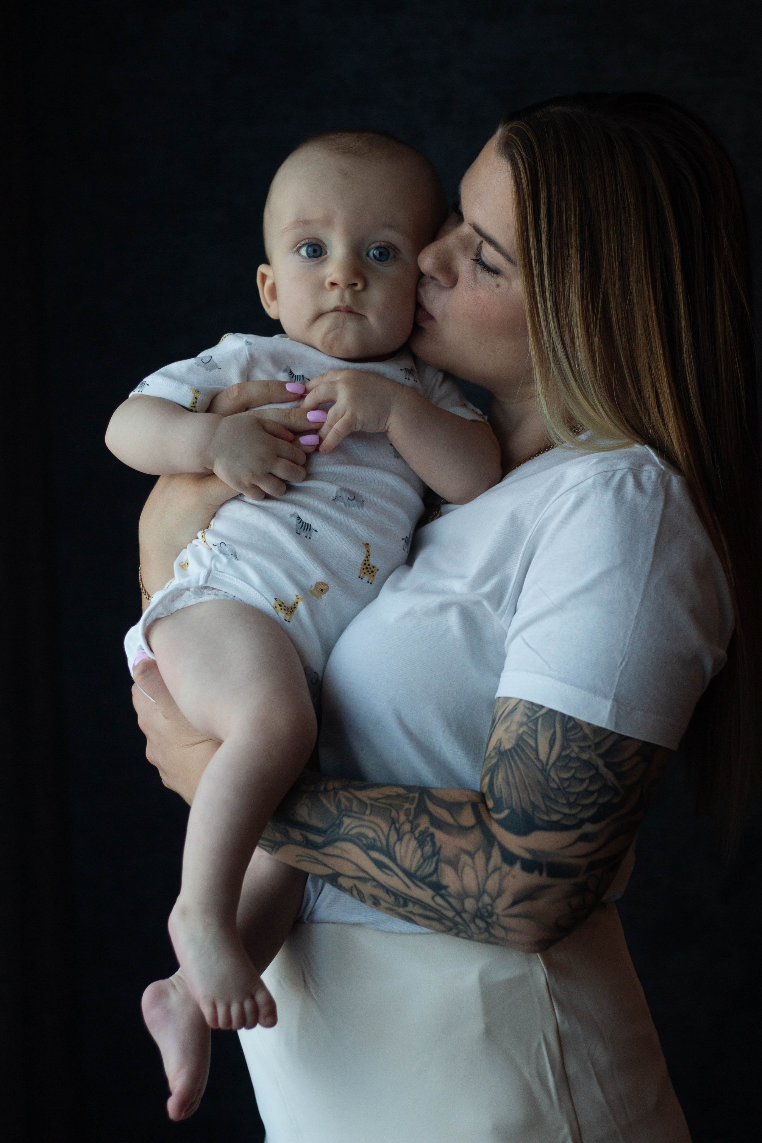 Артур, Вика и Роберт. Бережно сохраняю ваши чувства и истории на своих фотографиях