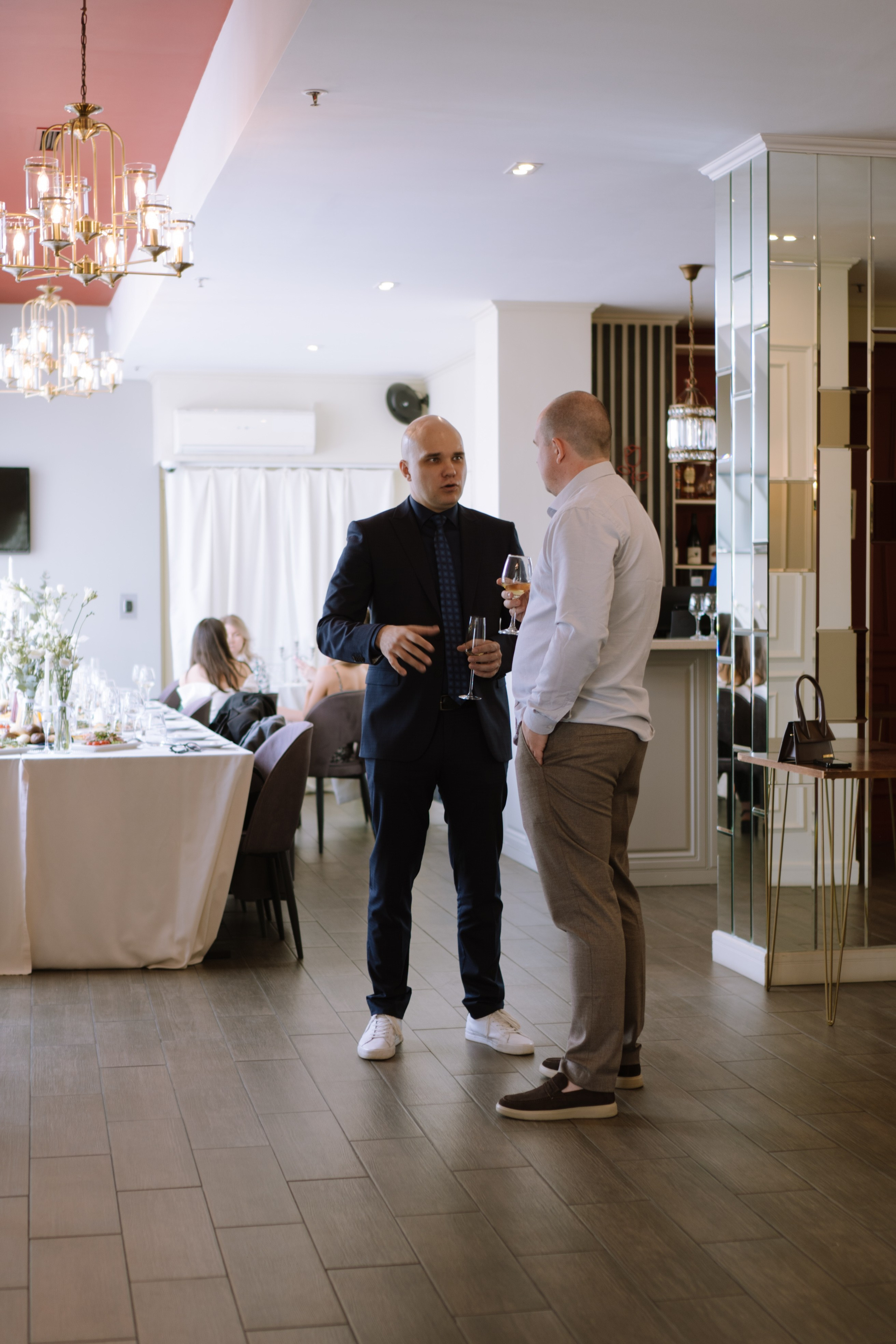 СВАДЕБНЫЙ БАНКЕТ НА ВЛАДИМИРСКОЙ В САНКТ-ПЕТЕРБУРГЕ (КАМЕРНАЯ СВАДЬБА). Профессиональный фотограф, Санкт-Петербург — Виктория Богомолова