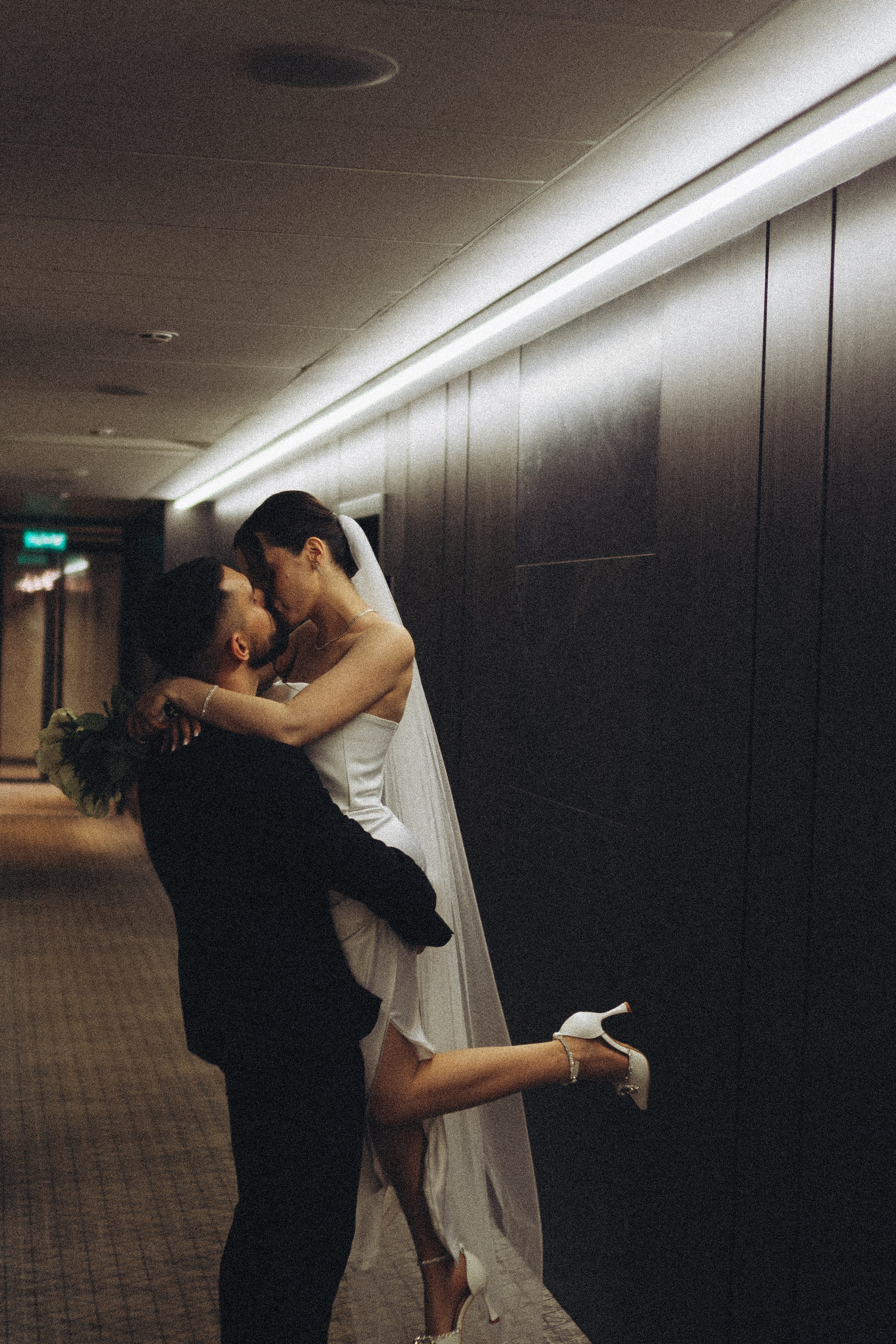 СВАДЕБНАЯ СЬЕМКА СБОРОВ ЖЕНИХА И НЕВЕСТЫ В ОТЕЛЕ И ТАКЖЕ ФОТОСЕССИИЯ В ОТЕЛЕЕ МЕГАПОЛИС БРЯНСК. Профессиональный фотограф, Санкт-Петербург — Виктория Богомолова