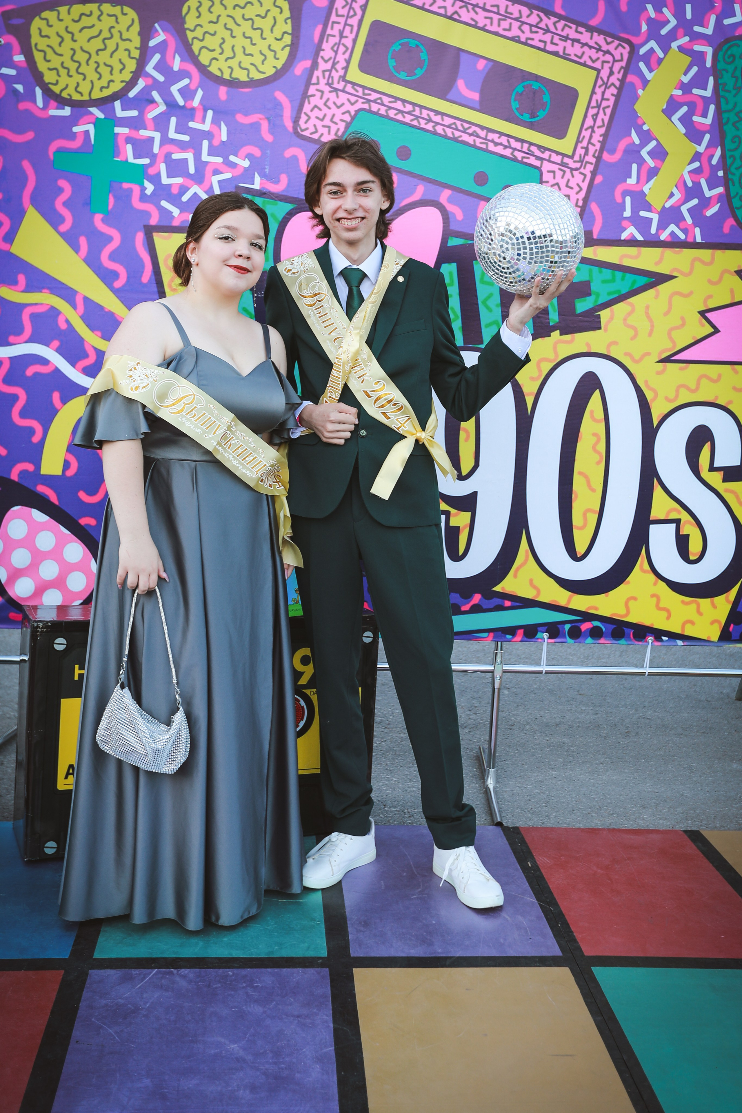 ПРО ВЫПУСКНОЙ на Площади Ленина. Medlori fotobook Выпускные альбомы в Липецке Лариса Медведева