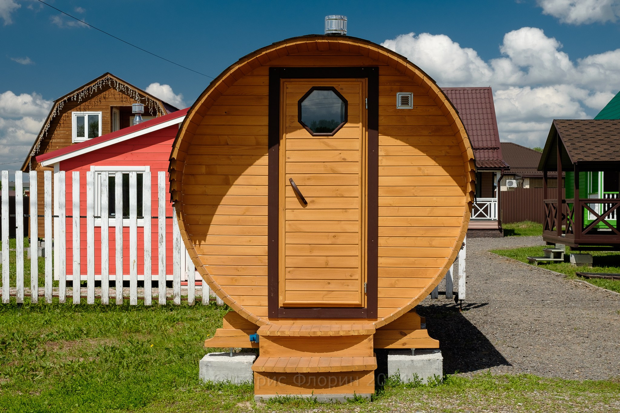 Экстерьер деревянной бани в Московской области, фото Бани-бочки 