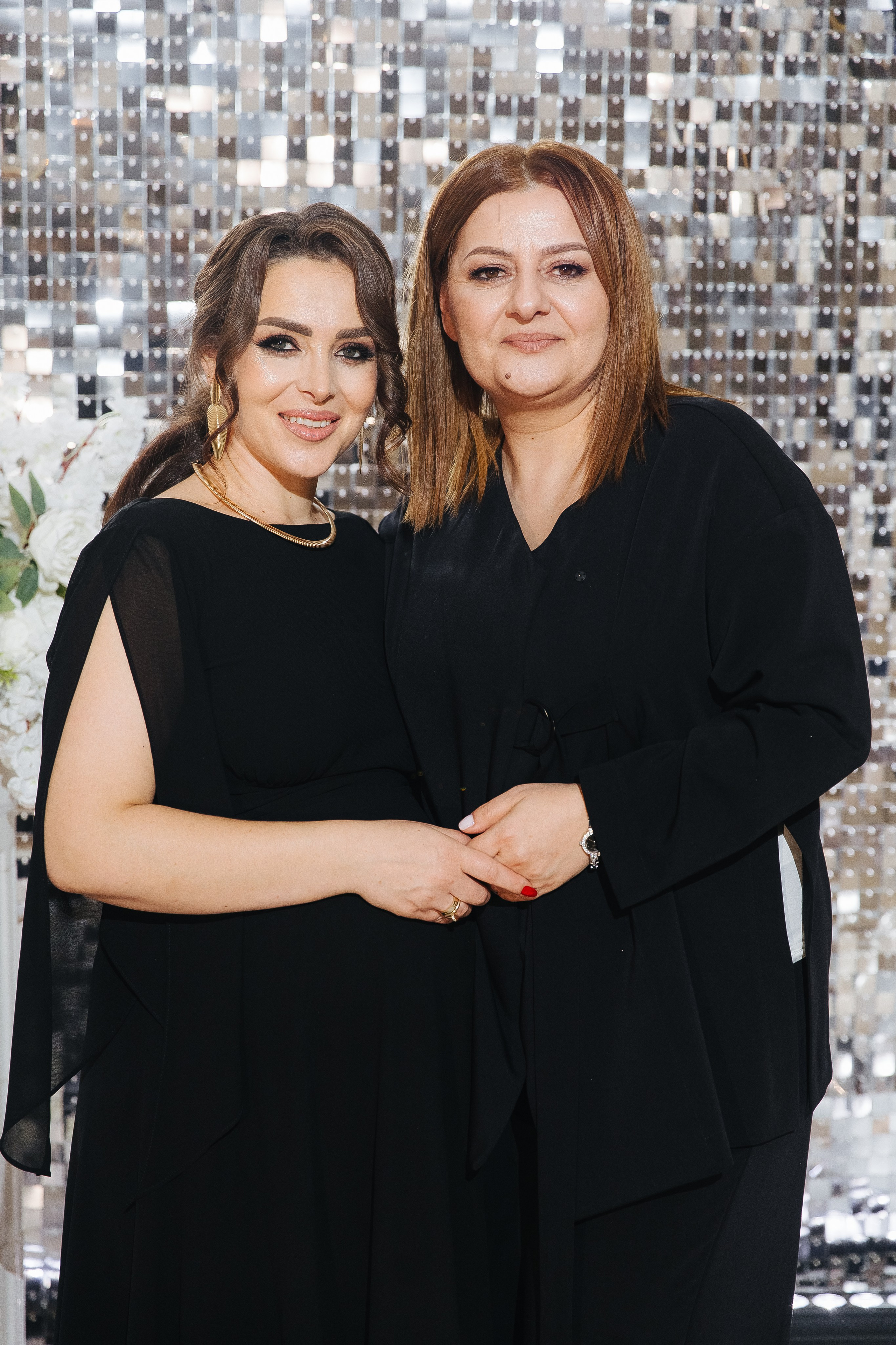 Ани и Назели. 35&5 День рождения, «Янтарь». Фотограф в Красноярске Надежда Воскресенская