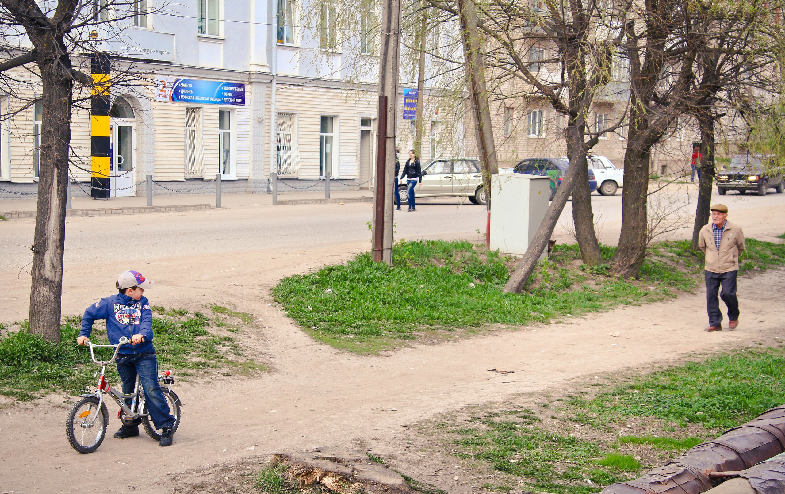 2013. Стрит-фотография, полная абсурда, идиотизма и красоты