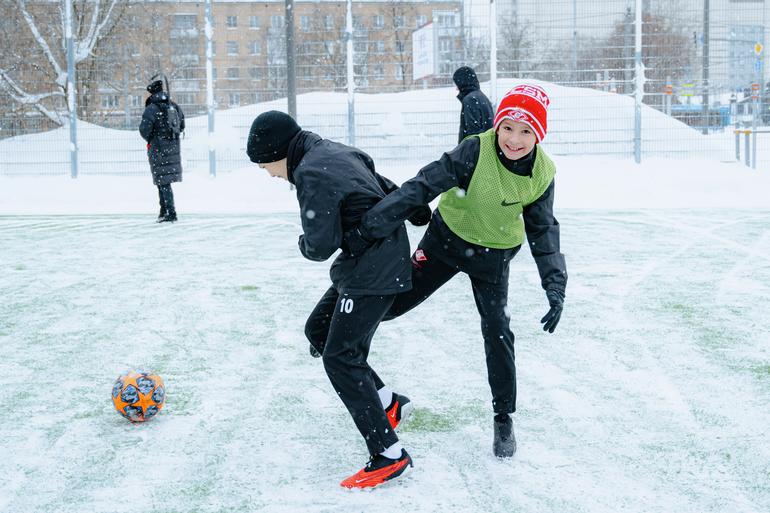 FOOTBALL. Lisa_krassna