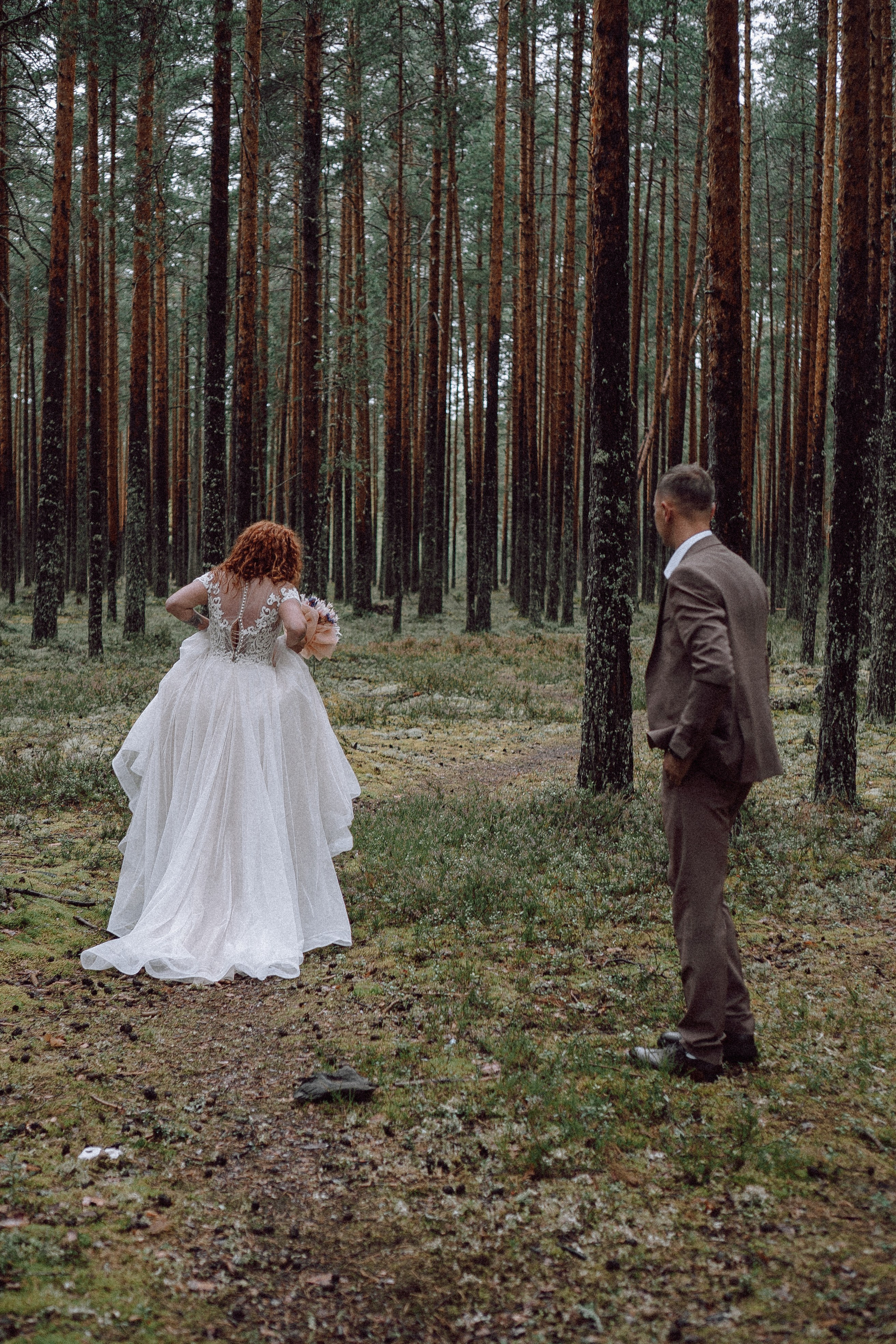 СВАДЕБНАЯ ФОТОСЕССИИЯ ПАРЫ В ГОРОДЕ ПРИОЗЕРСК В СОСНОВОМ ЛЕСУ И С ПИКАПОМ. Профессиональный фотограф, Санкт-Петербург — Виктория Богомолова