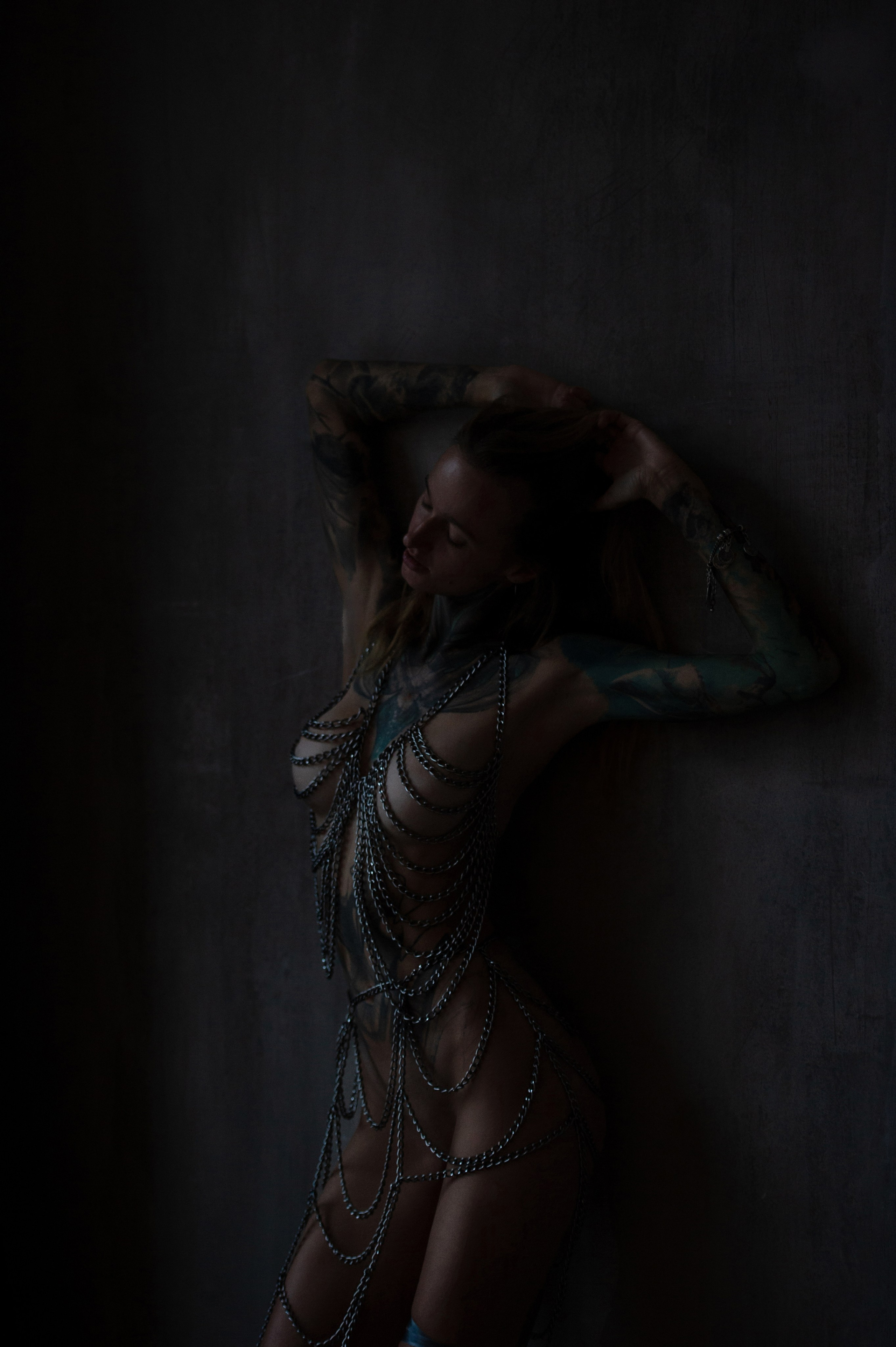 Фотосессия в стиле минимализм. Александр Mr.Brass — фотографирую женский портрет в Москве