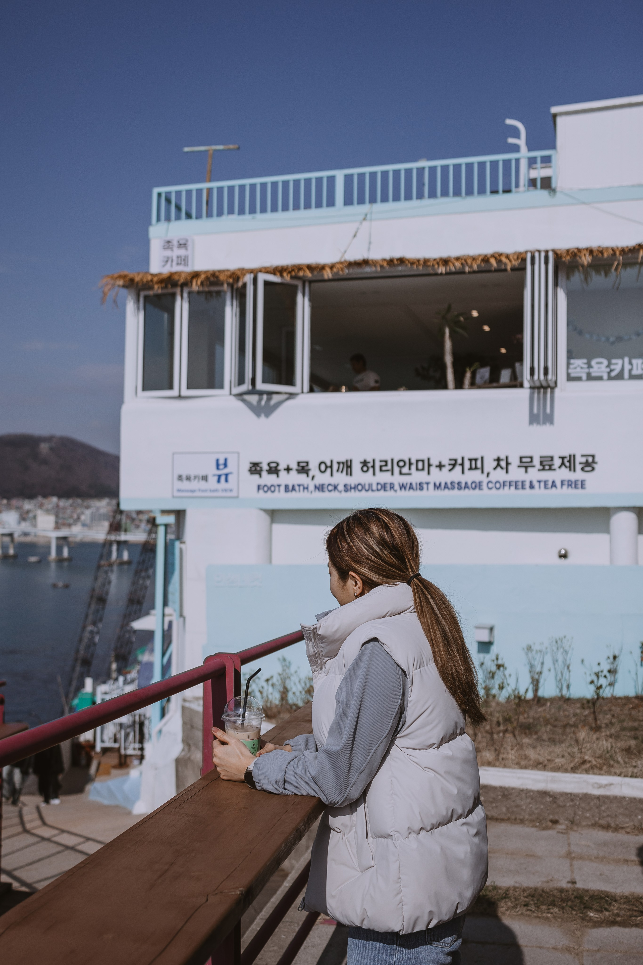 A fun photo walk through the sights of Busan. Your photographer in Busan (South Korea) Aleksandra Anufriy
