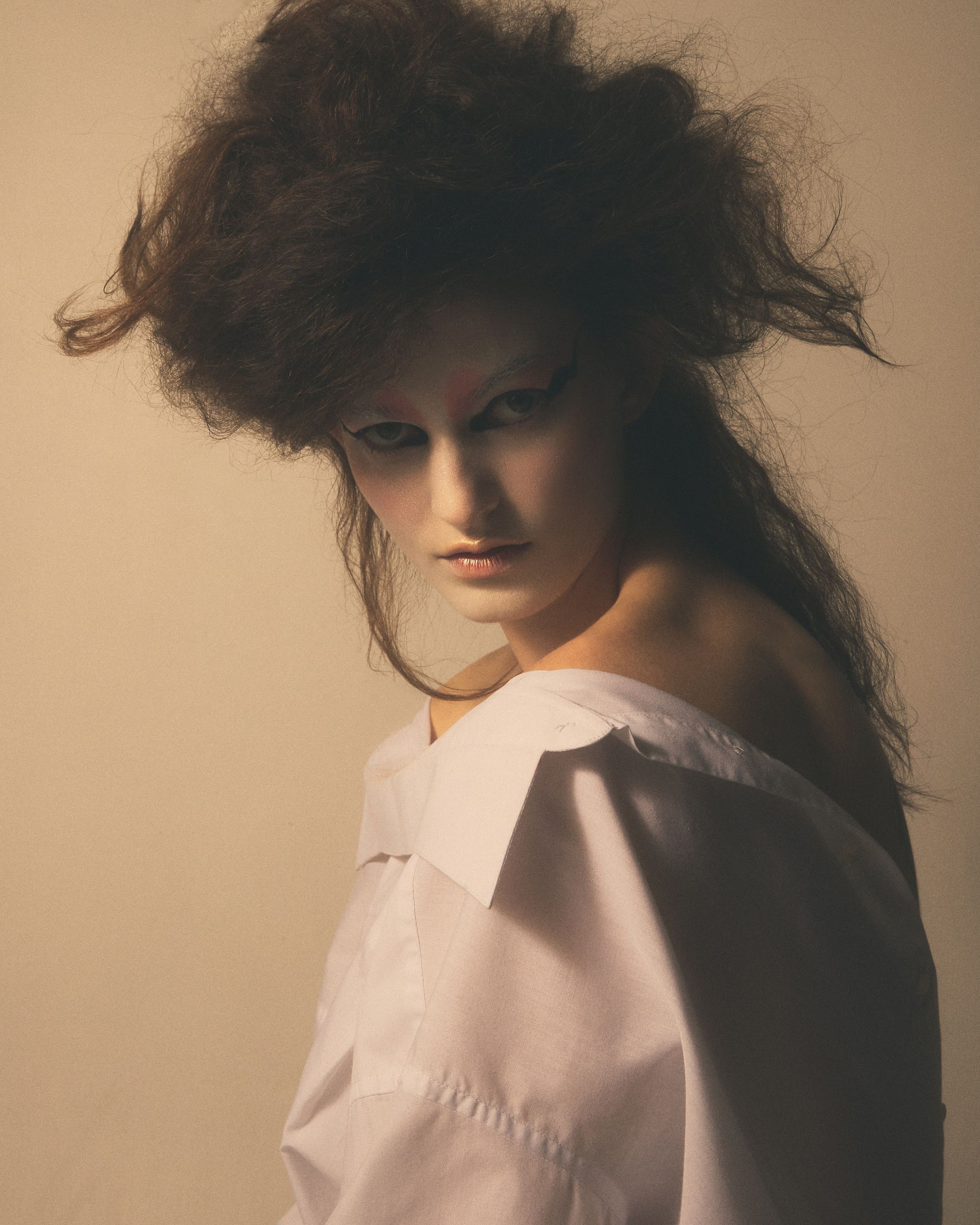 Портфолийная фотосъёмка мастера по укладкам. Святослав Лебедев | Рекламный фотограф — Коммерческая съемка, Арт-дирекшн, AI-интеграция