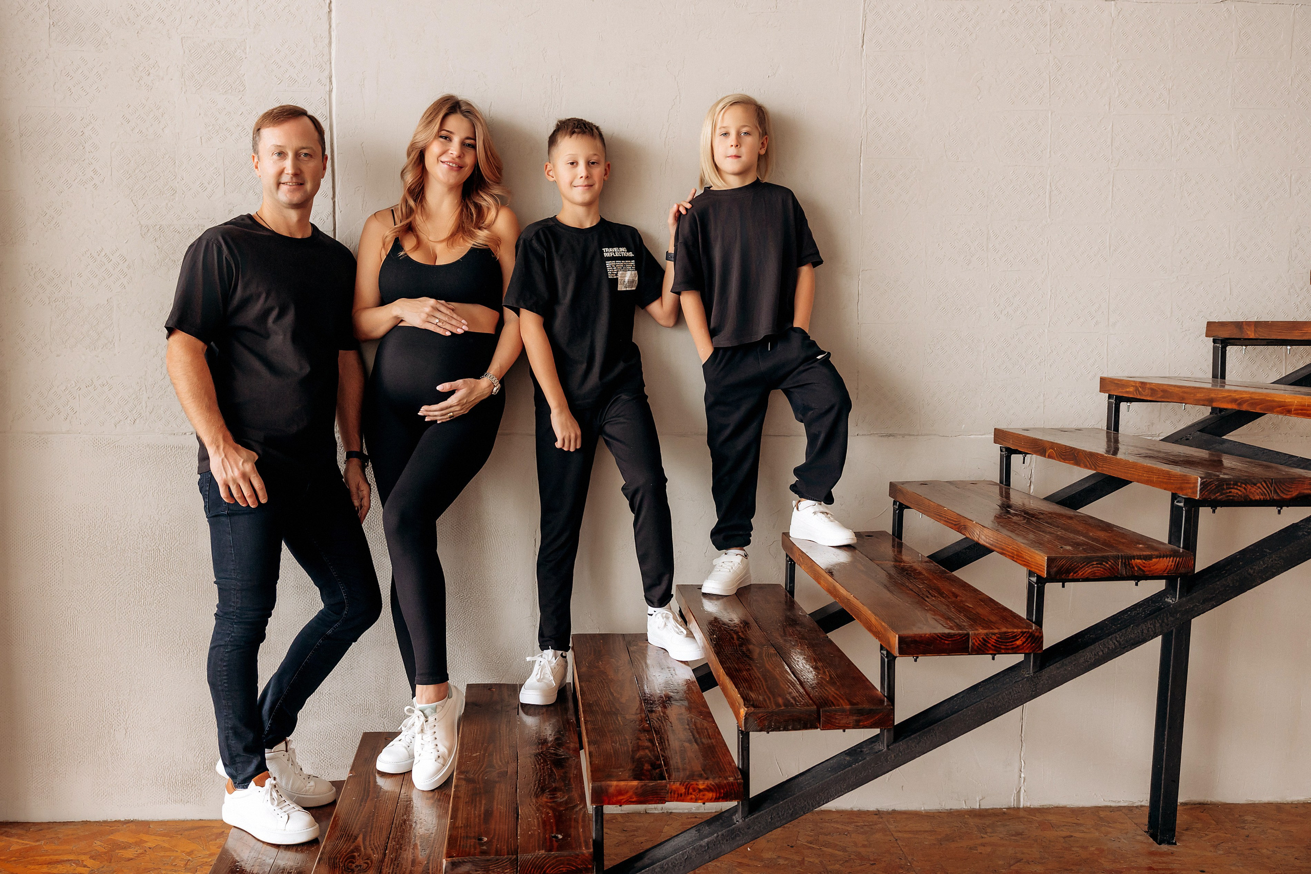 Валя и семья.В ожидании Владимира.Фотостудия Баланс. Фотограф в Калининграде свадебная фотография, репортажная, фотосессии