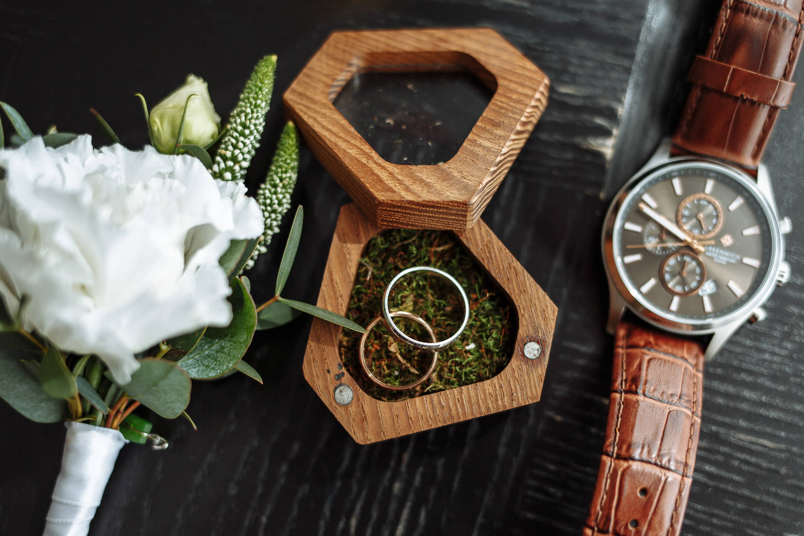 Свадебная фотосессия с кабриолетом и в загородном клубе Artiland. Свадебный фотограф Москва и МО Сергей Киржаев