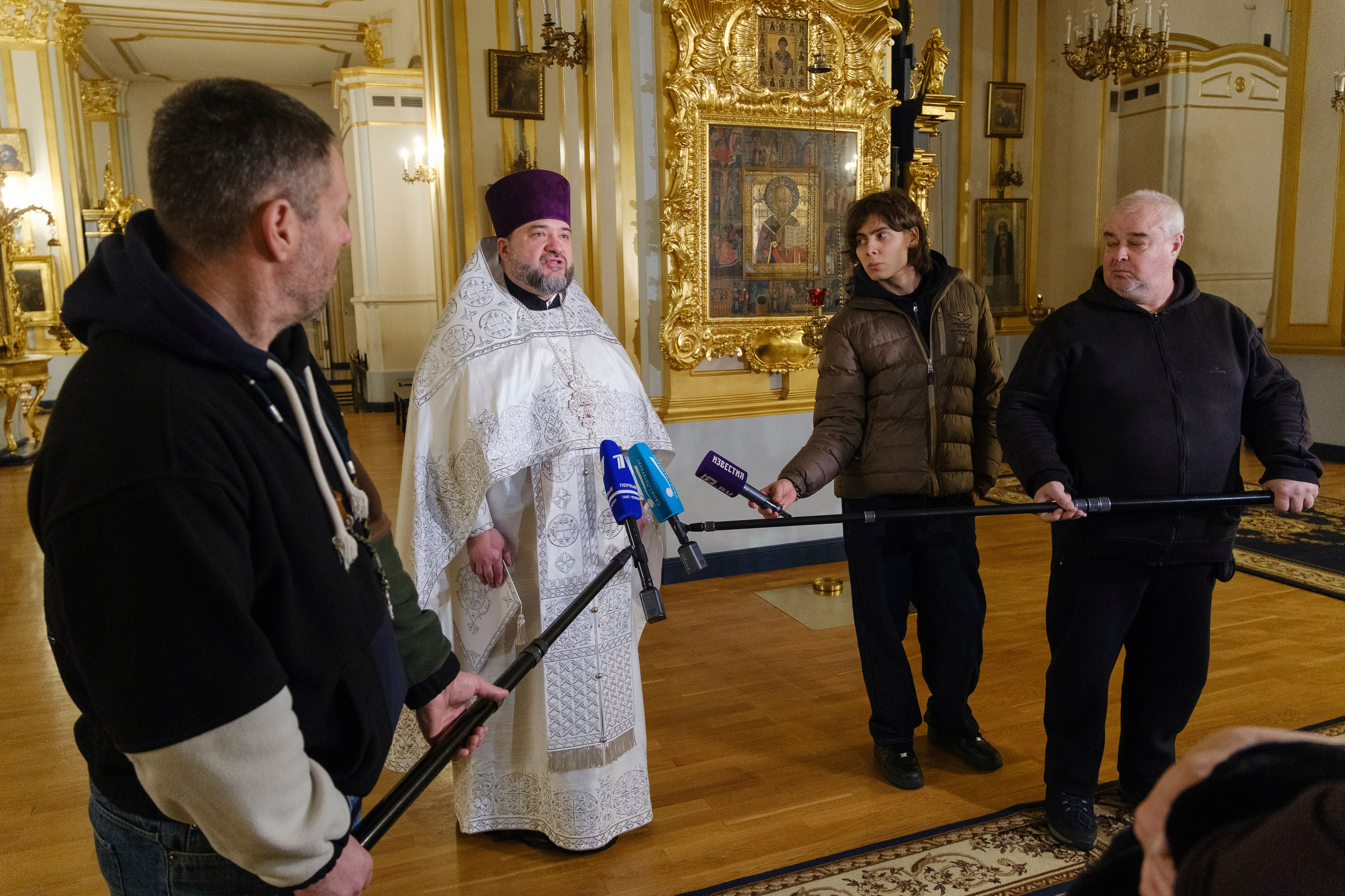 Божественная литургия в Николо-Богоявленском морском соборе. НИКОЛО-БОГОЯВЛЕНСКИЙ МОРСКОЙ СОБОР