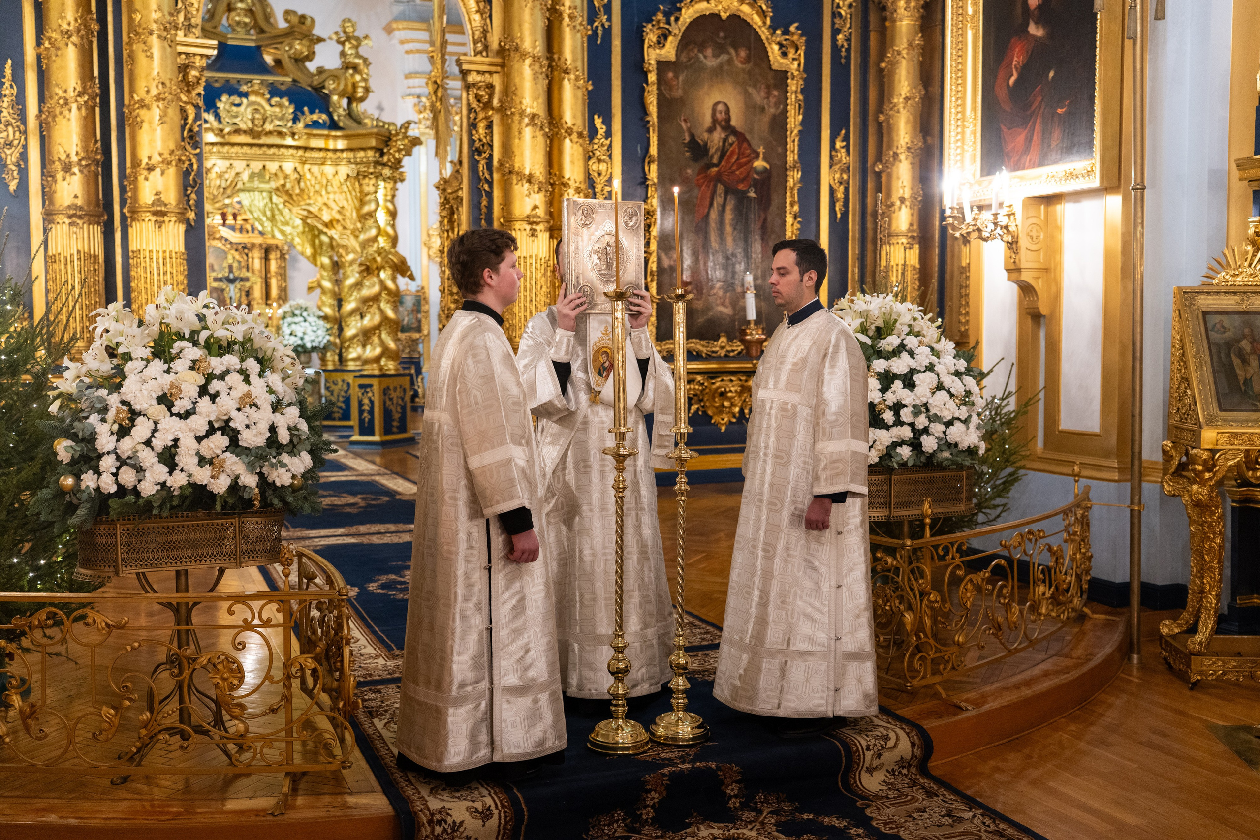 Праздничное бдение в Николо-Богоявленском морском соборе. НИКОЛО-БОГОЯВЛЕНСКИЙ МОРСКОЙ СОБОР