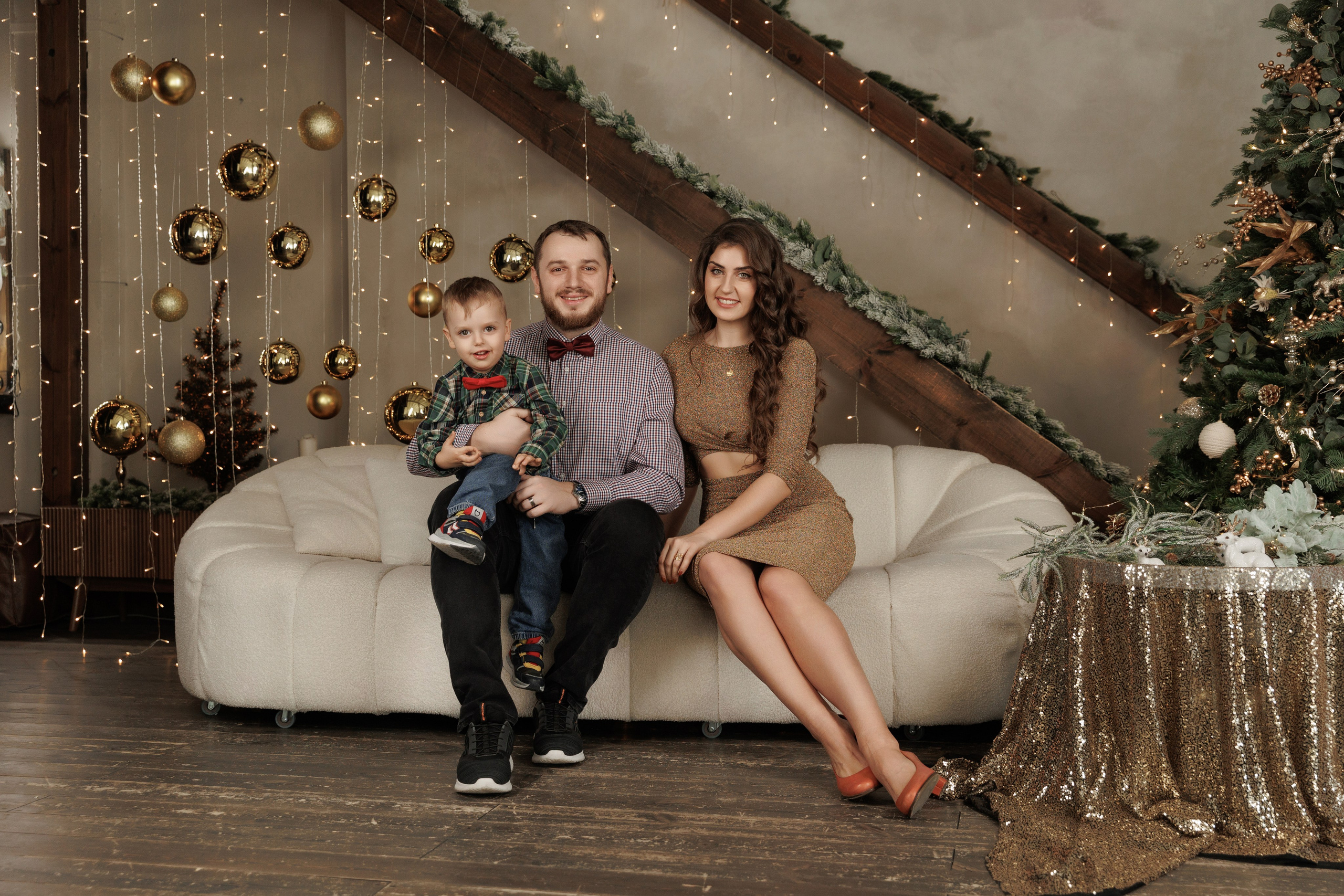 Наталья с семьей. Фотограф женского портрета, беременности и материнства Харькова Елена