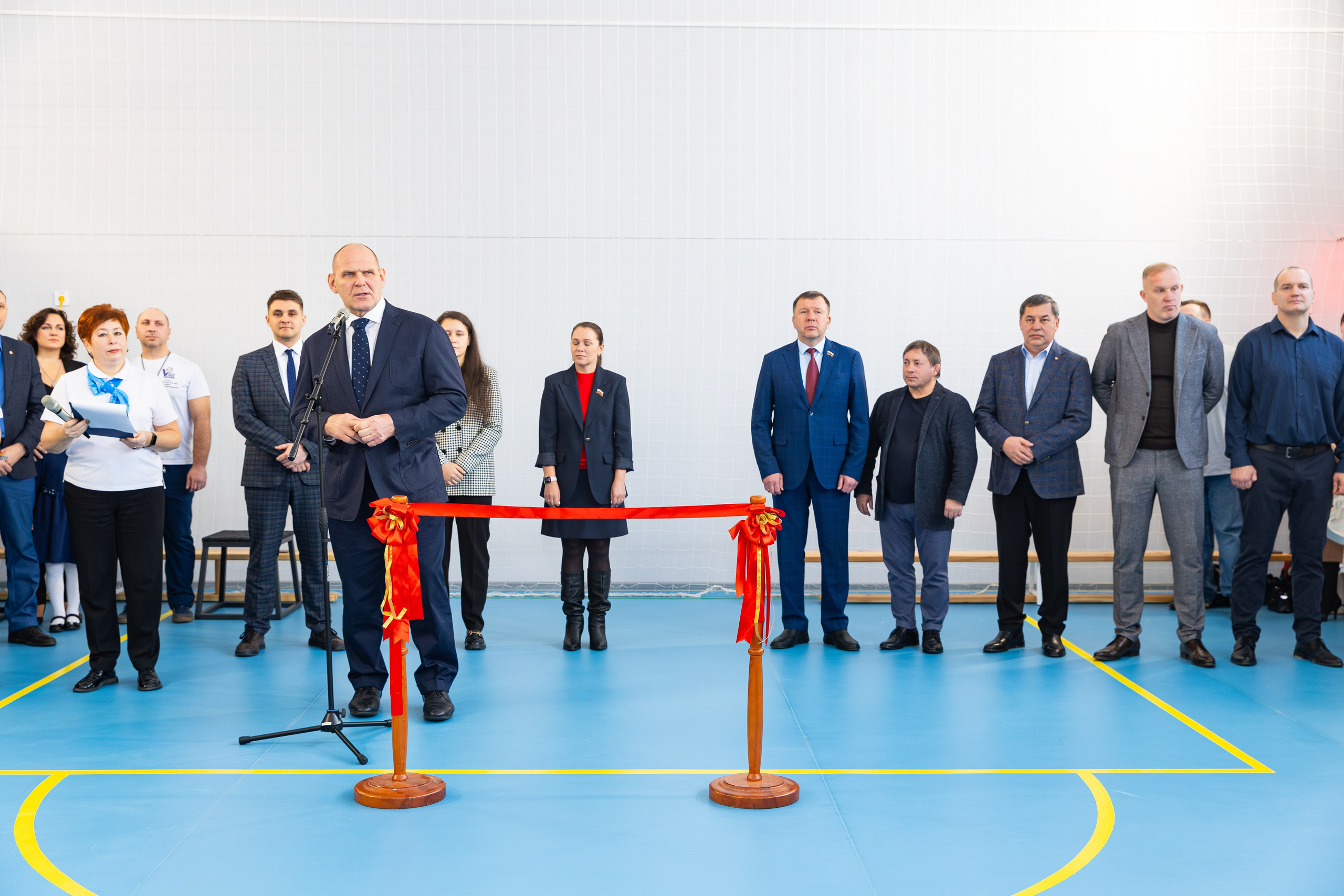 Открытия спортивного зала по вольной борьбе. В школе № 221. Фотограф Александр Поздняков  Новосибирск