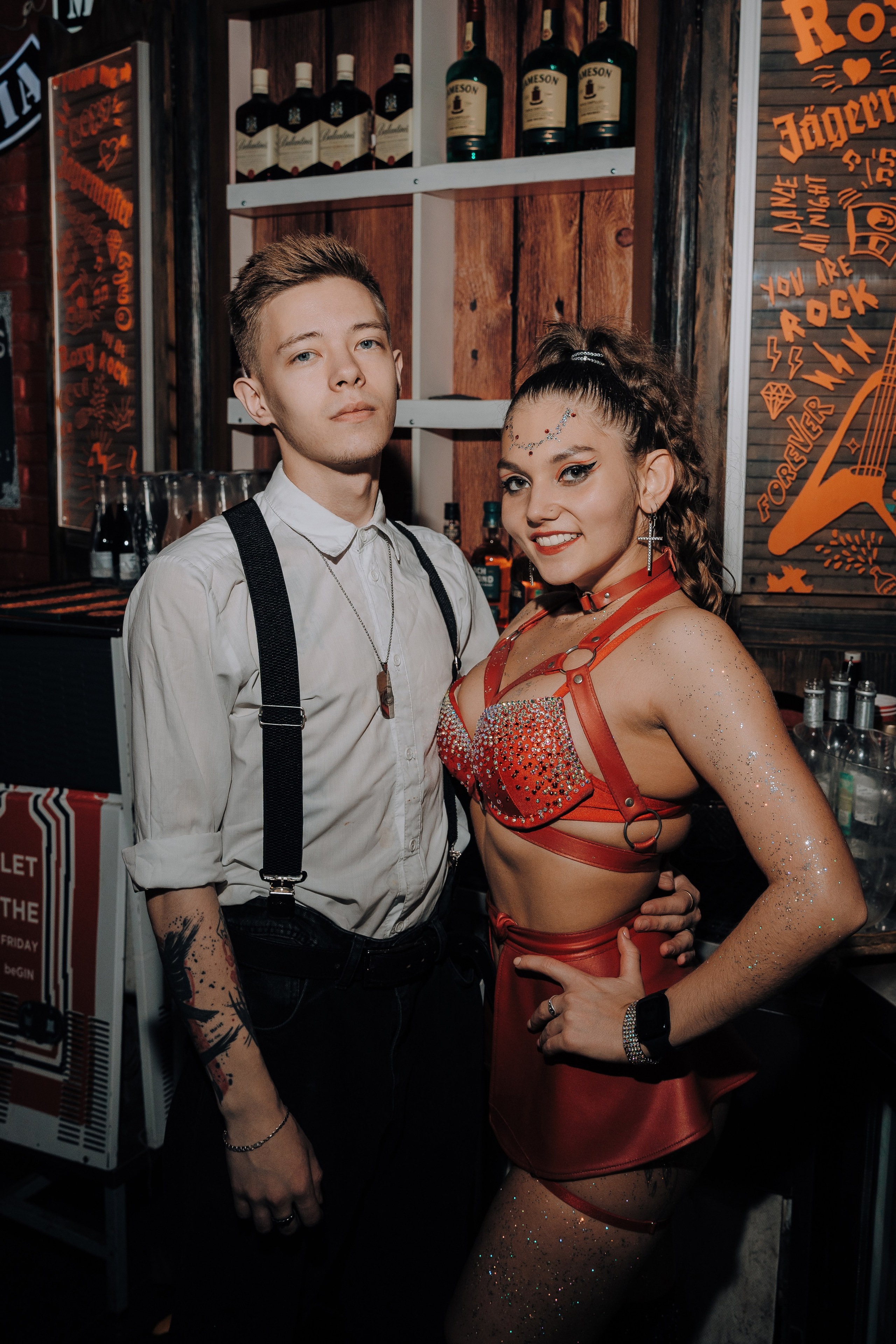 20 ЛЕТ МЕГАПОЛИС ЧЕЛЯБИНСК ХЕДЛАЙНЕР ЕЛКА. Репортажный фотограф Зуев Роман г. Челябинск